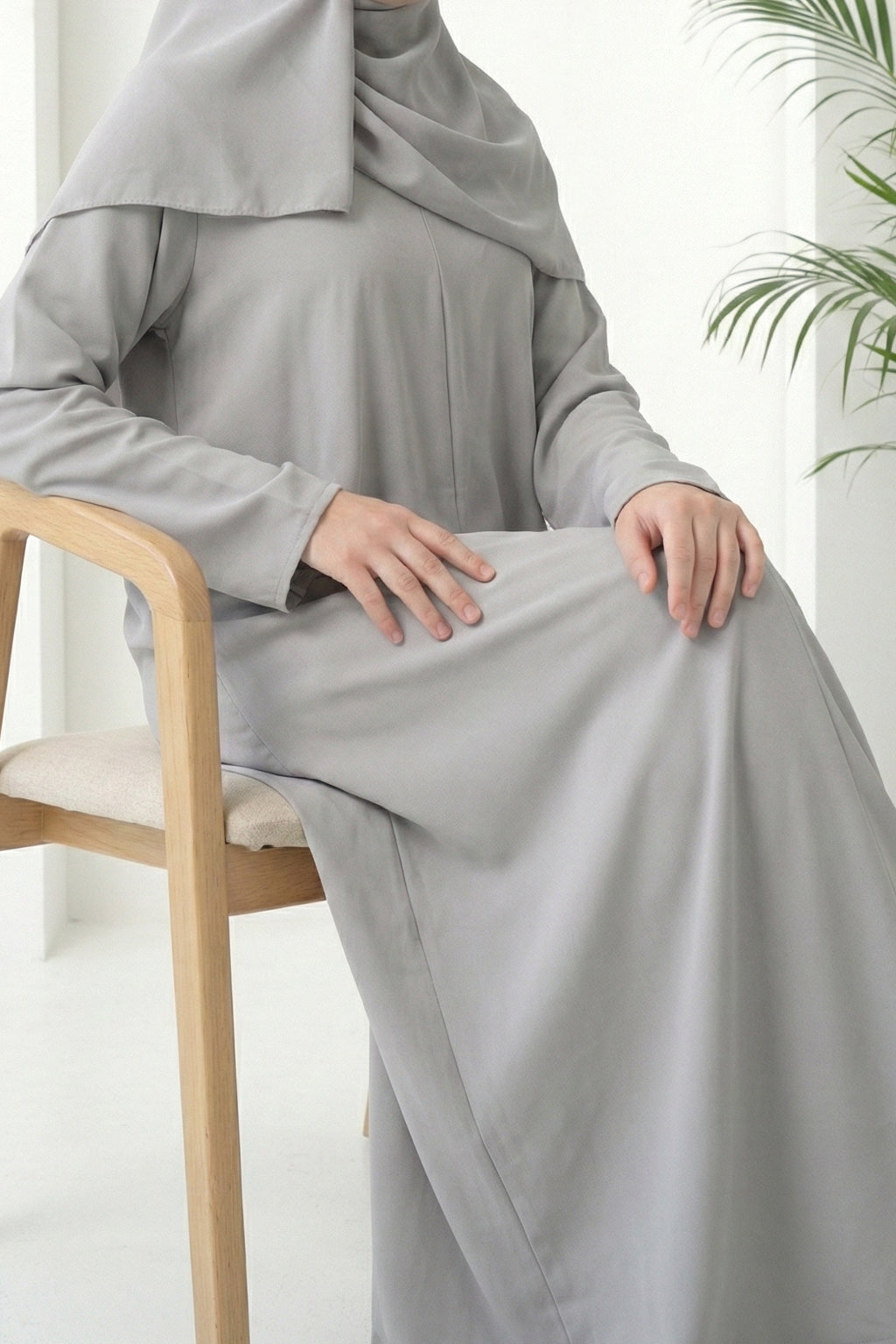 Zarnish Beige Abaya by Al Deebaj, photo 4