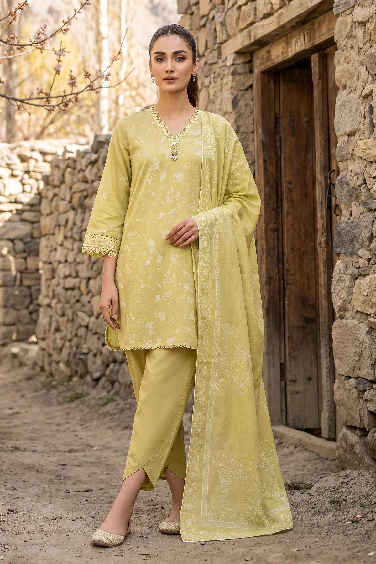 LSM Pashmina Print LG-0163A by Lakhany – Lakhany 3-piece unstitched suit
