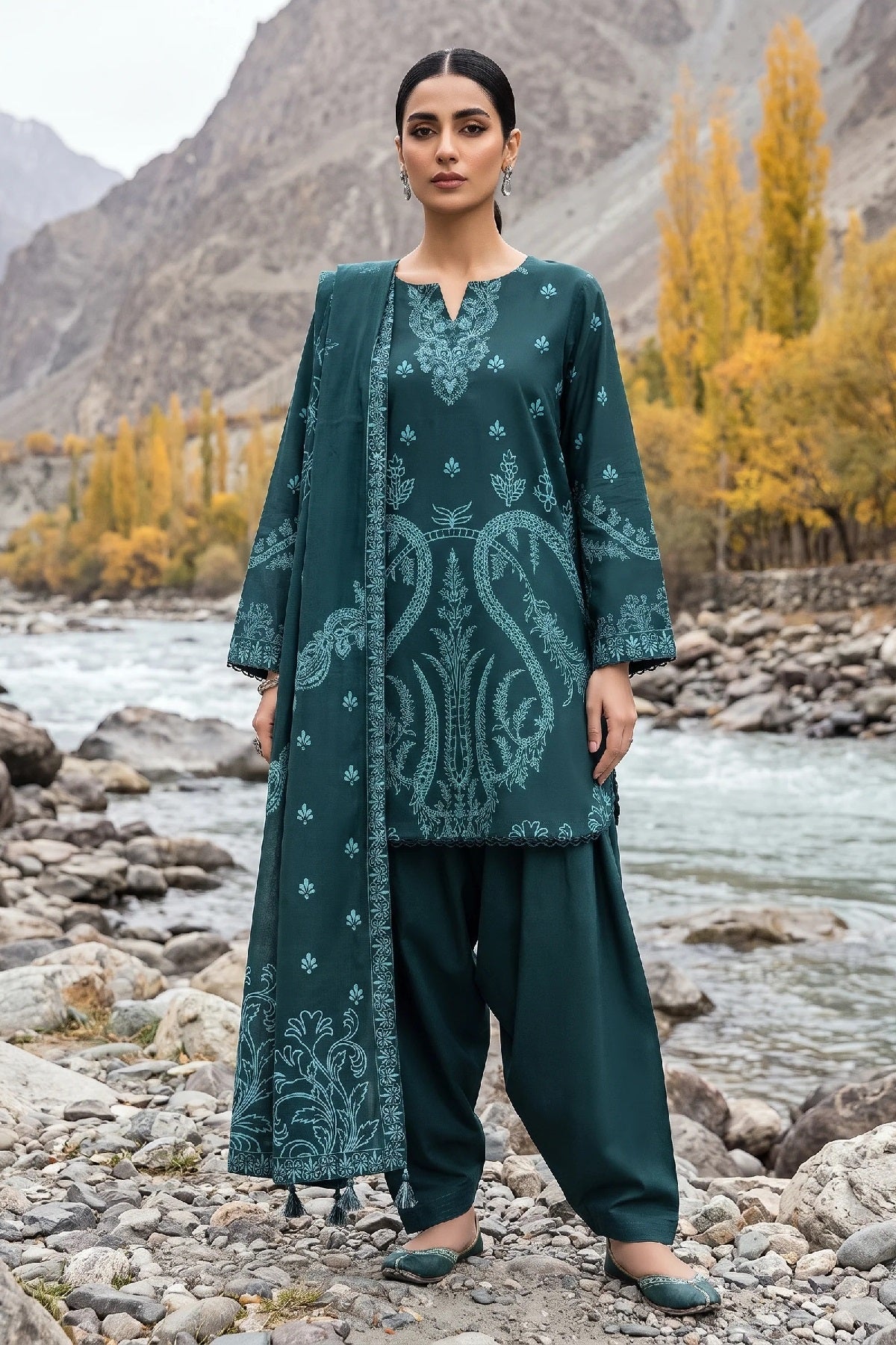 LSM Pashmina Print LG-0192B by Lakhany – Lakhany 3-piece unstitched suit