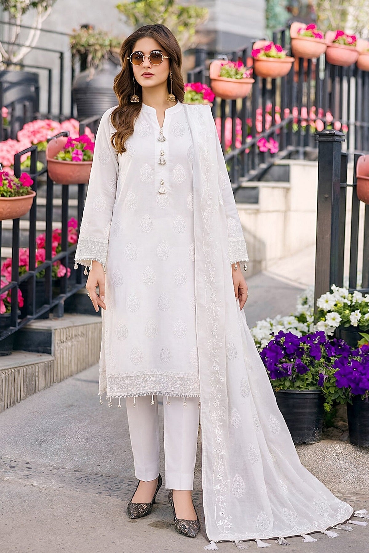 Abisha Ethnic Lawn D-01 by Abisha Fabrics – Abisha Fabrics 3-piece unstitched suit