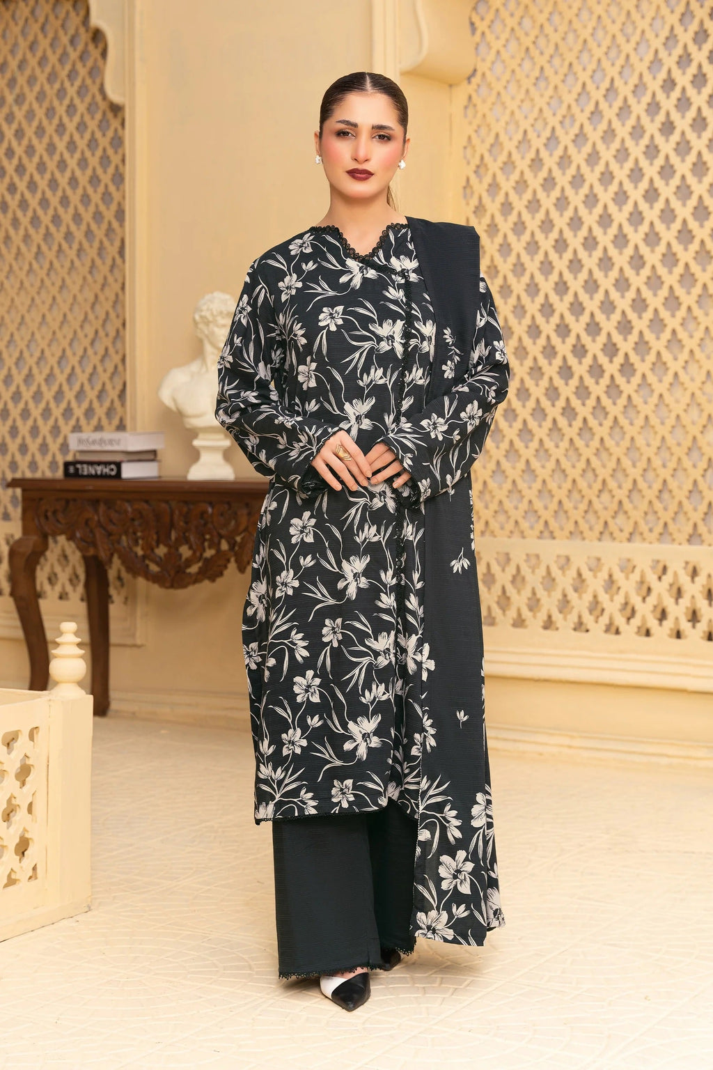 Safa Noor Nayab Linen SN-01 – Safa Noor 3-piece unstitched suit
