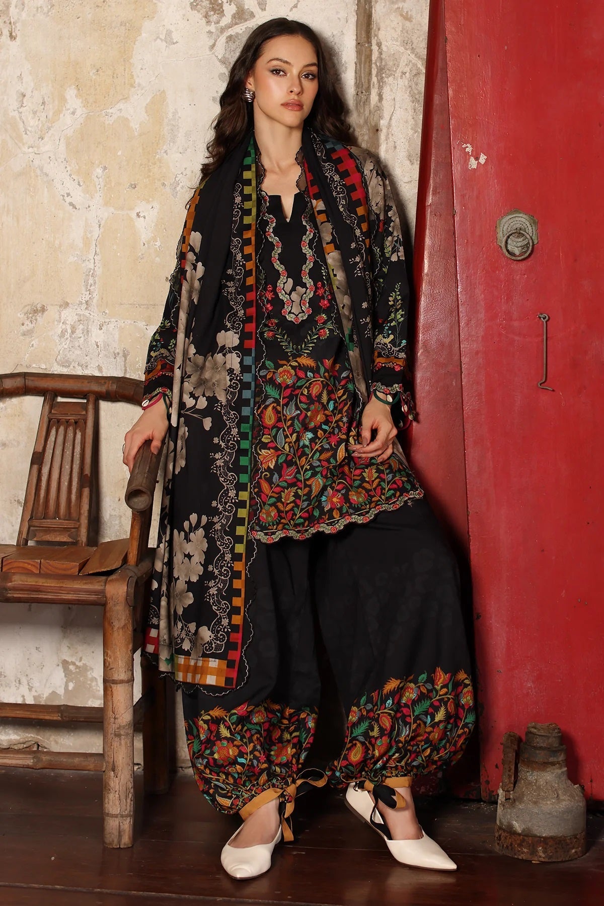 Charizma Combinations Linen CCW7-01 – Charizma 3-piece unstitched suit