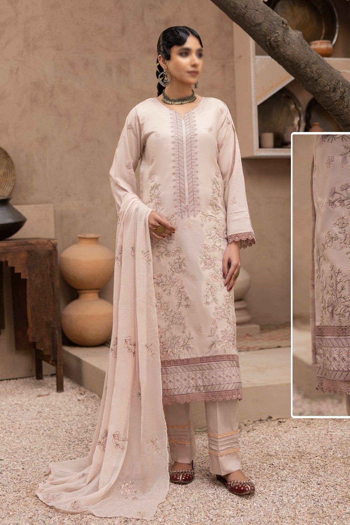 Fantak Premium Lawn FAS-17 – Fantak 3-piece unstitched suit