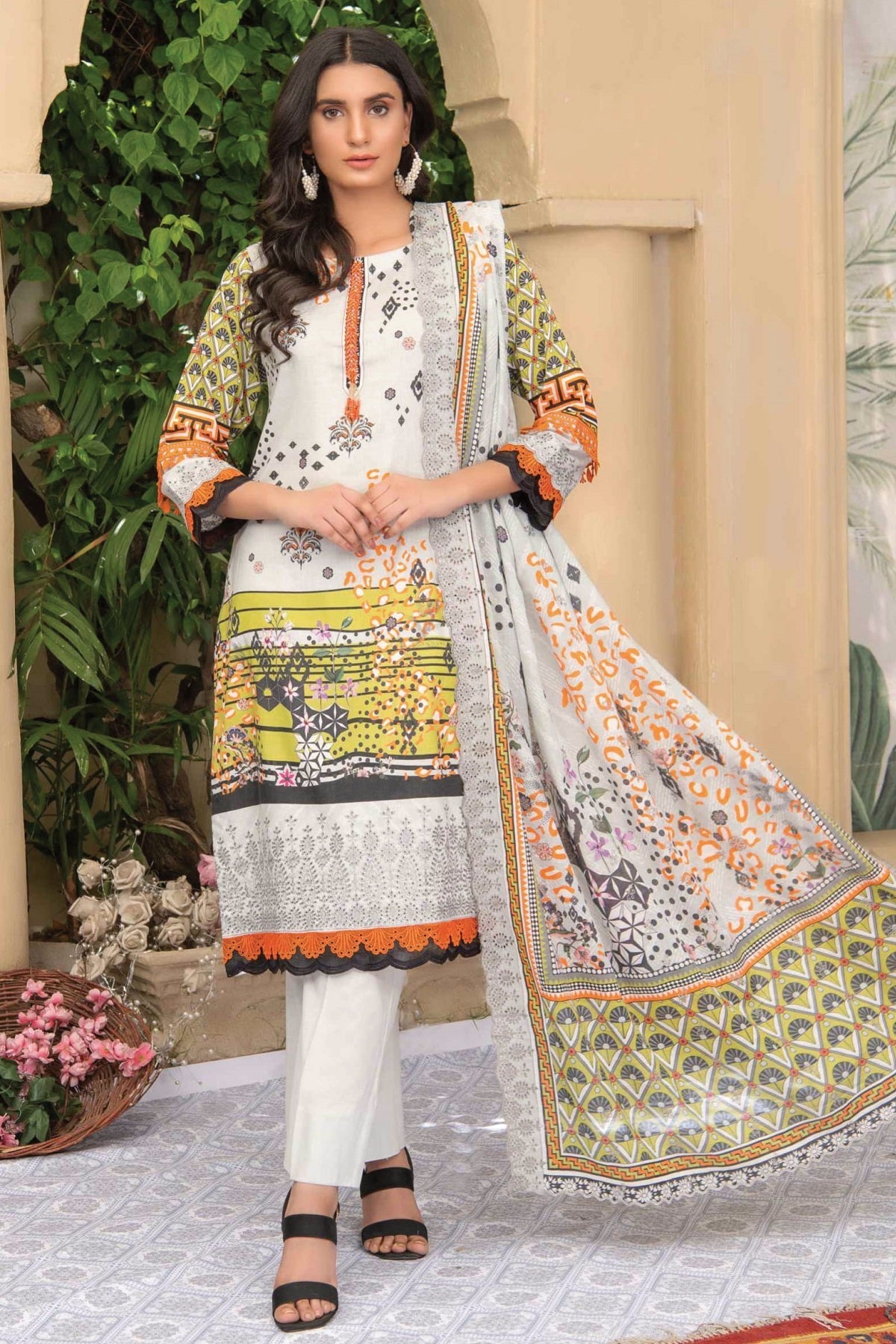 Mashaal Khaddar By Riaz Arts D-02 – Riaz Arts 3-piece unstitched suit