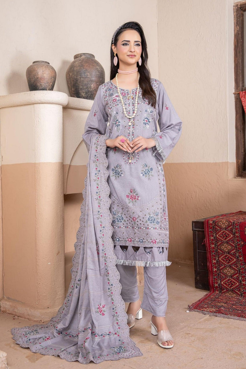 Alif Winter By Eman Arts AW-37 – Eman Arts 3-piece unstitched suit