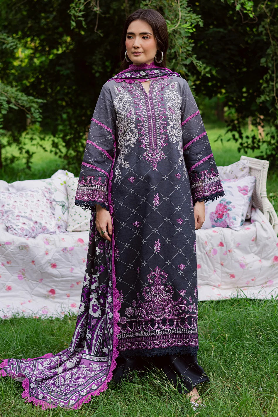 Gardenia Khaddar By Mahnur GR-02 – Mahnur 3-piece unstitched suit