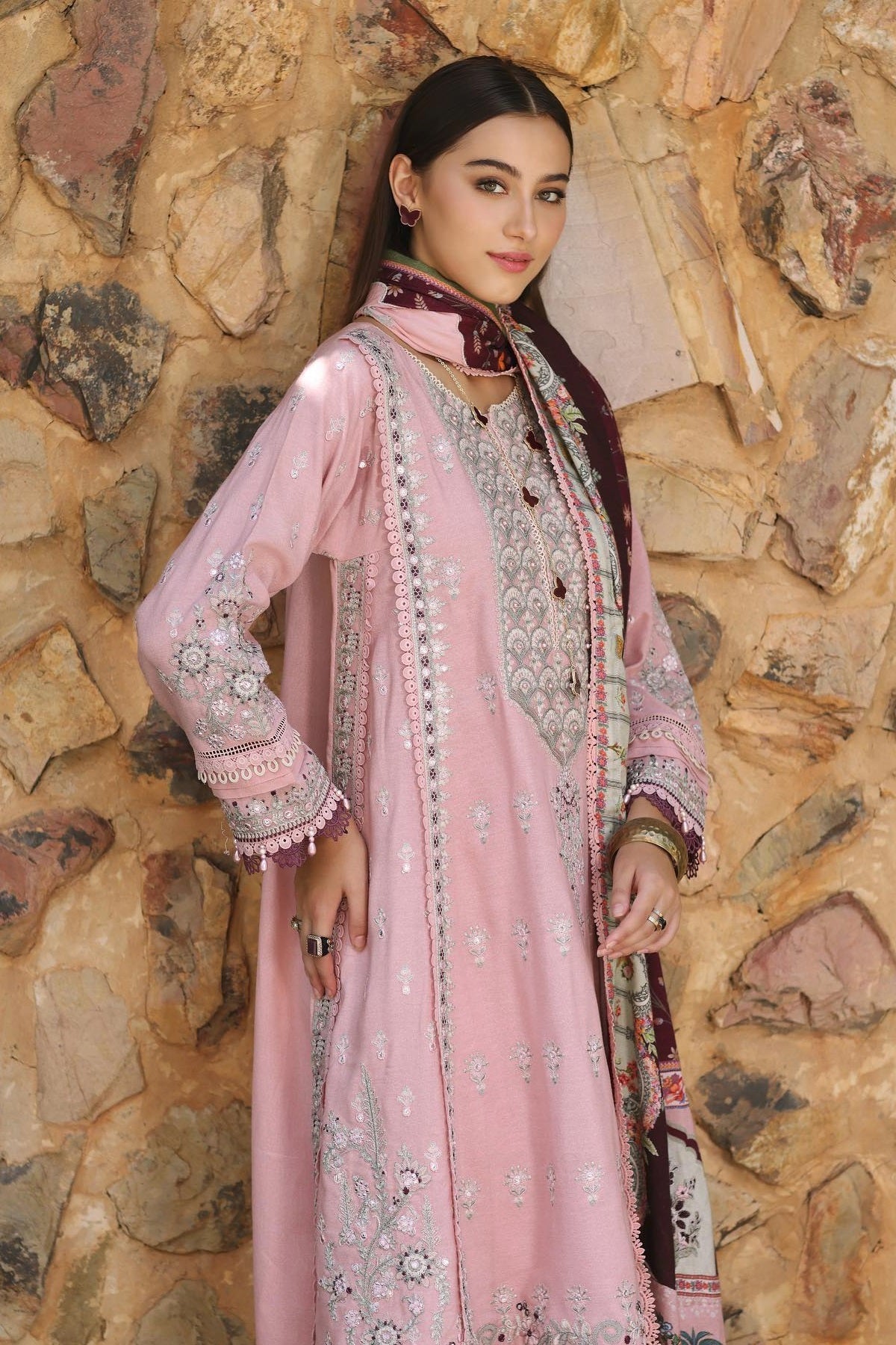 Noor Luxury Winter By Saadia Asad D-03, photo 2