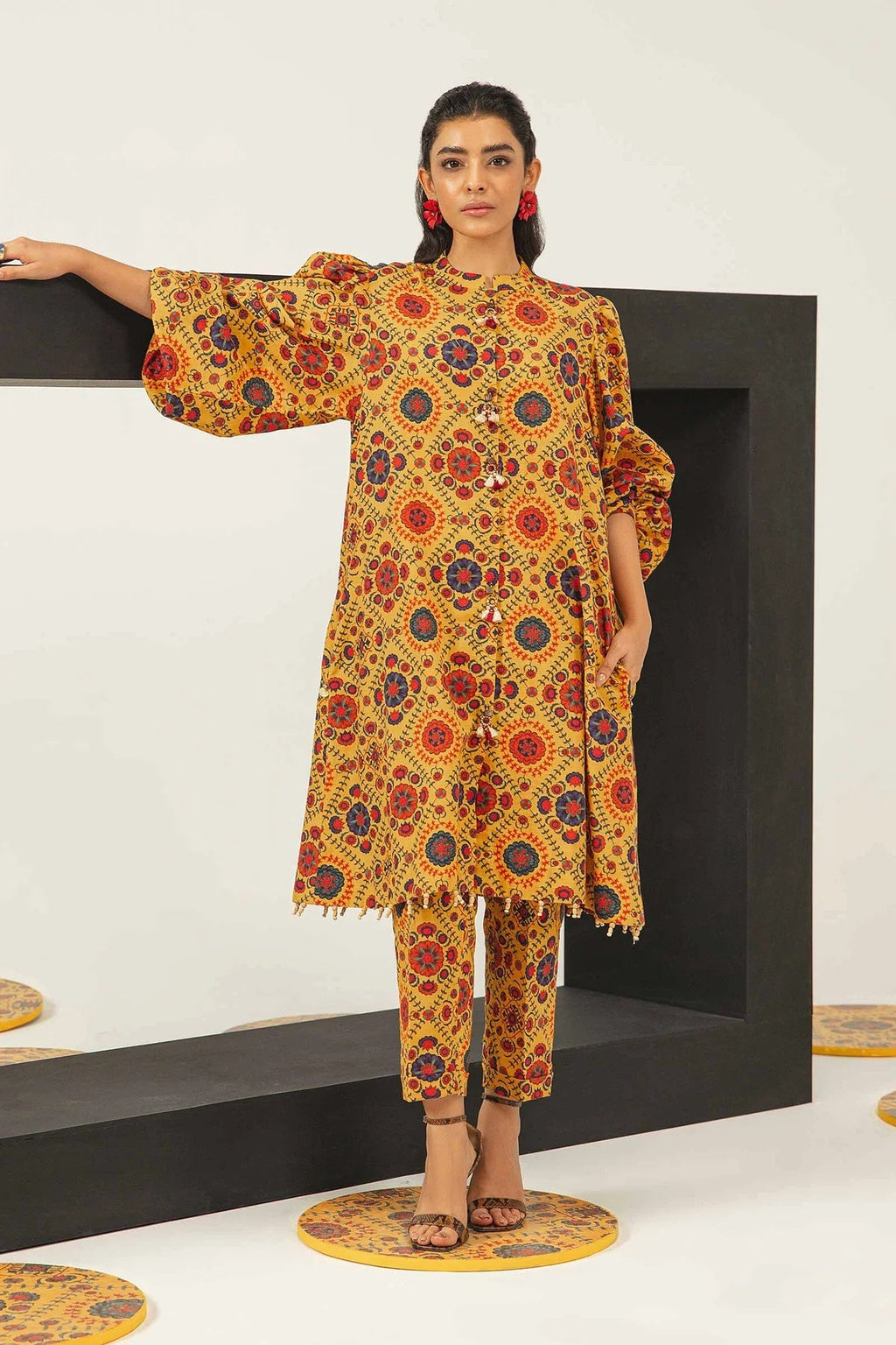 Maria B MBasics Winter D-03B Two Piece – Maria B 2-piece unstitched suit
