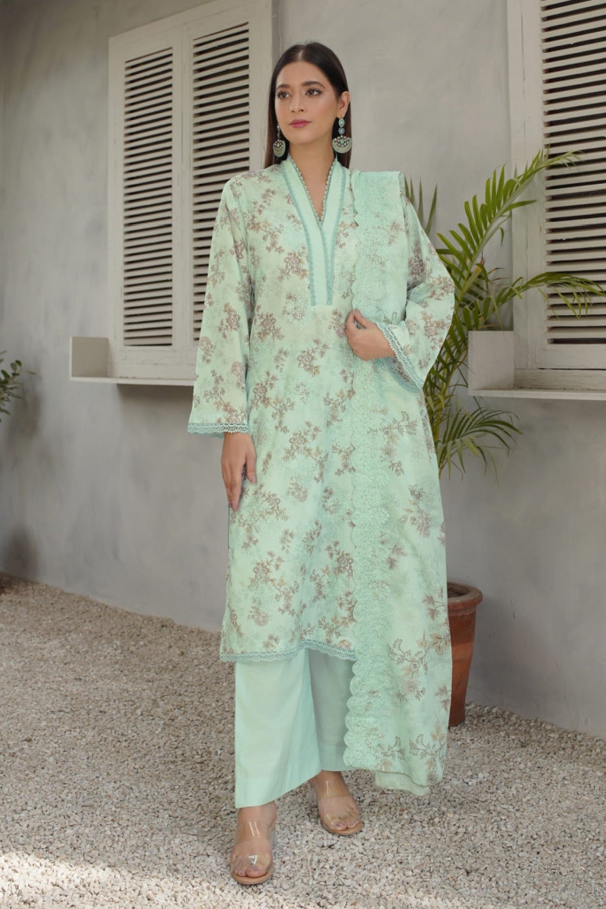 Manizay Khatoon Lawn D-03 – Manizay 3-piece unstitched suit