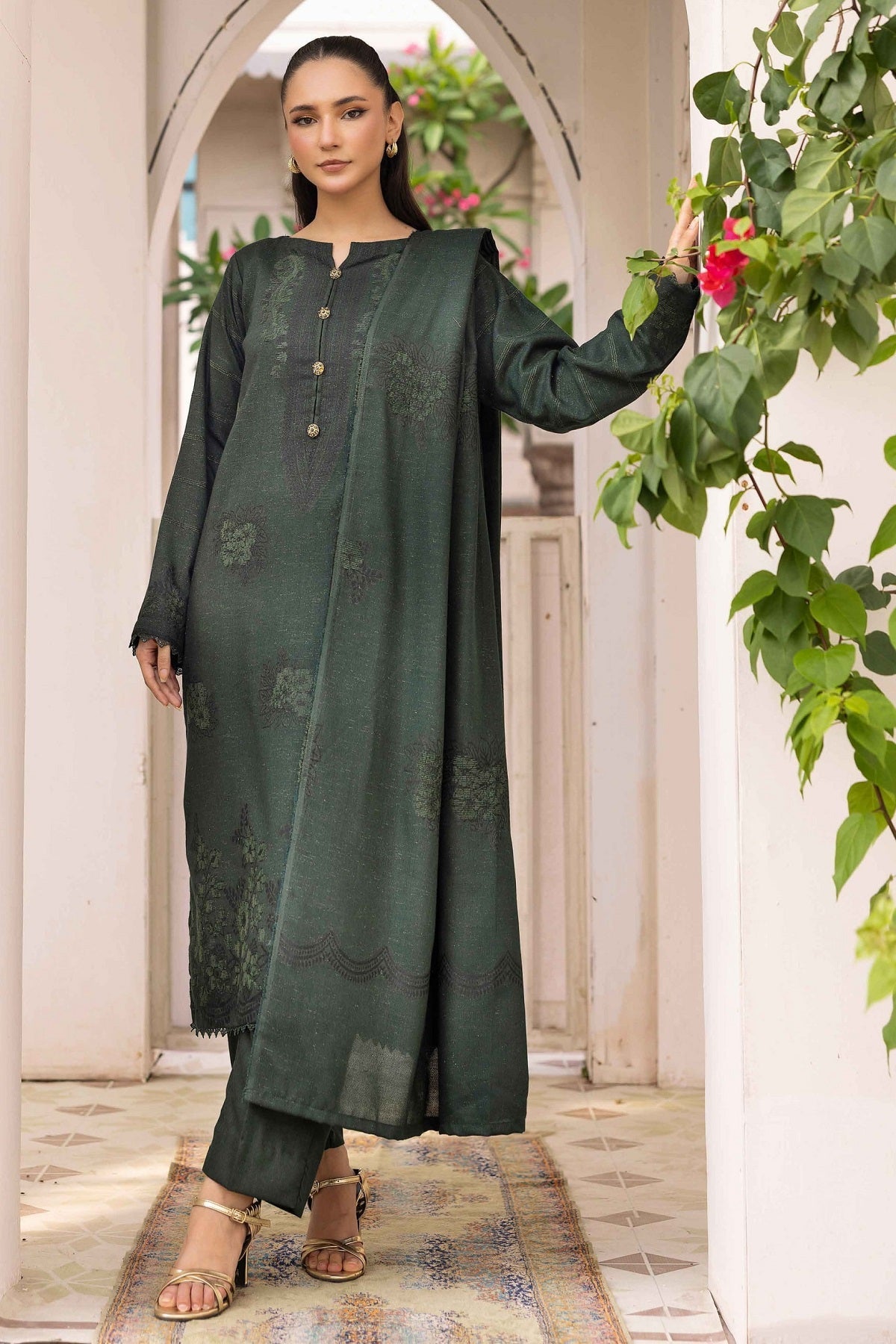Alif Brosha Winter By Eman Arts AW-17 – Eman Arts 3-piece unstitched suit