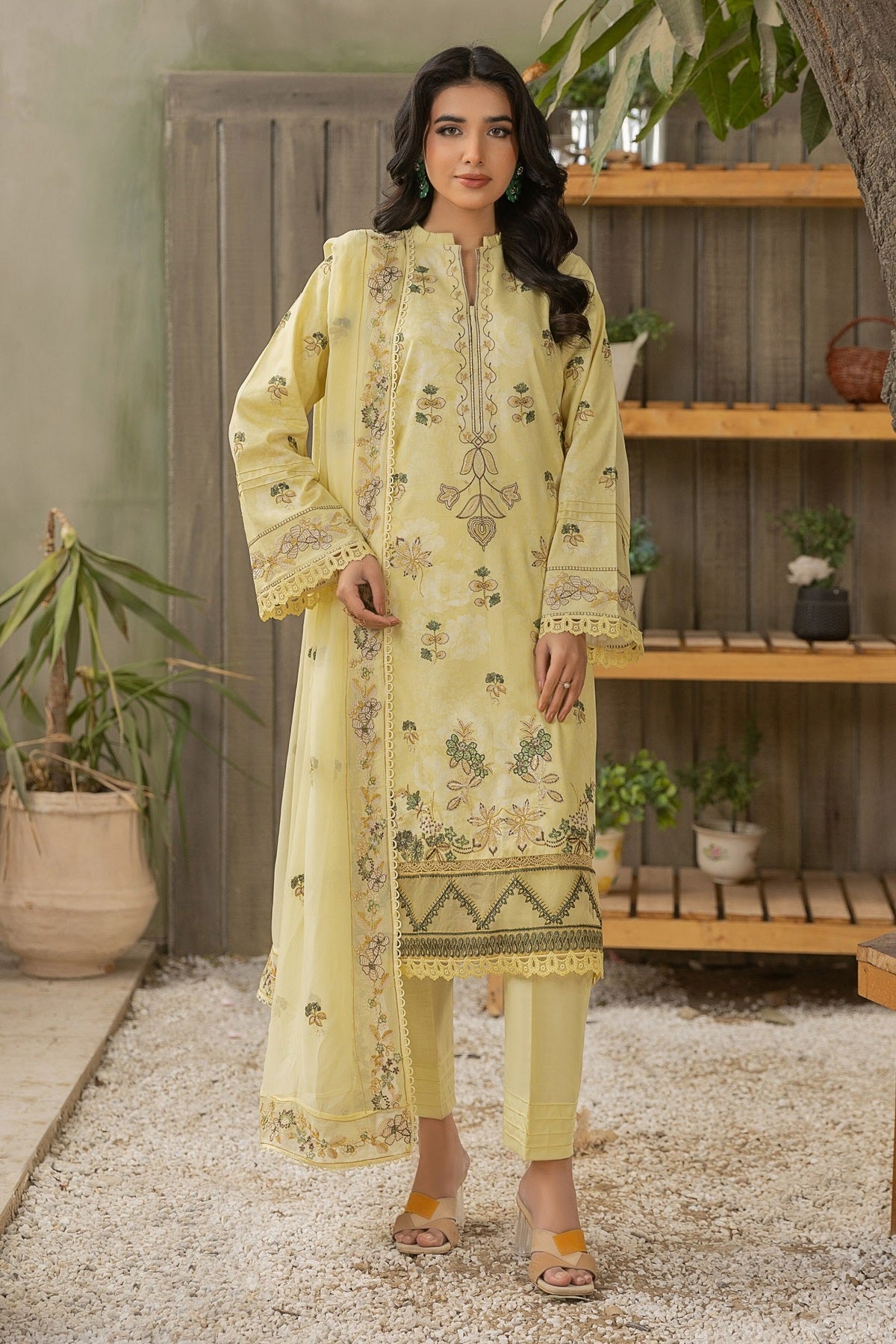 Pankh Cambric By Azam Arts D-2121 – Azam Arts 3-piece unstitched suit