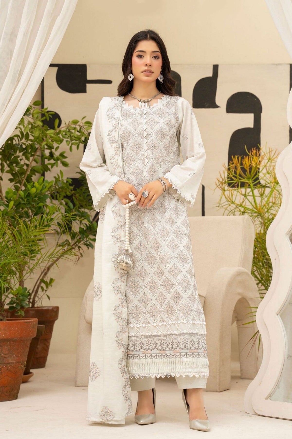 Aalaya Haya Lawn D-03 – Aalaya 3-piece unstitched suit