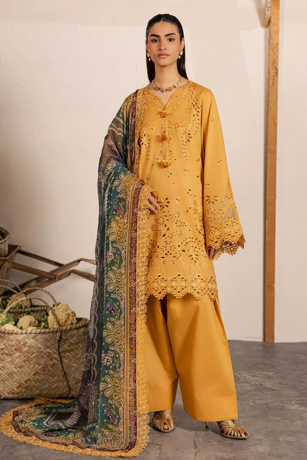 Nureh Bazaar Lawn NE-254 – Nureh 3-piece unstitched suit