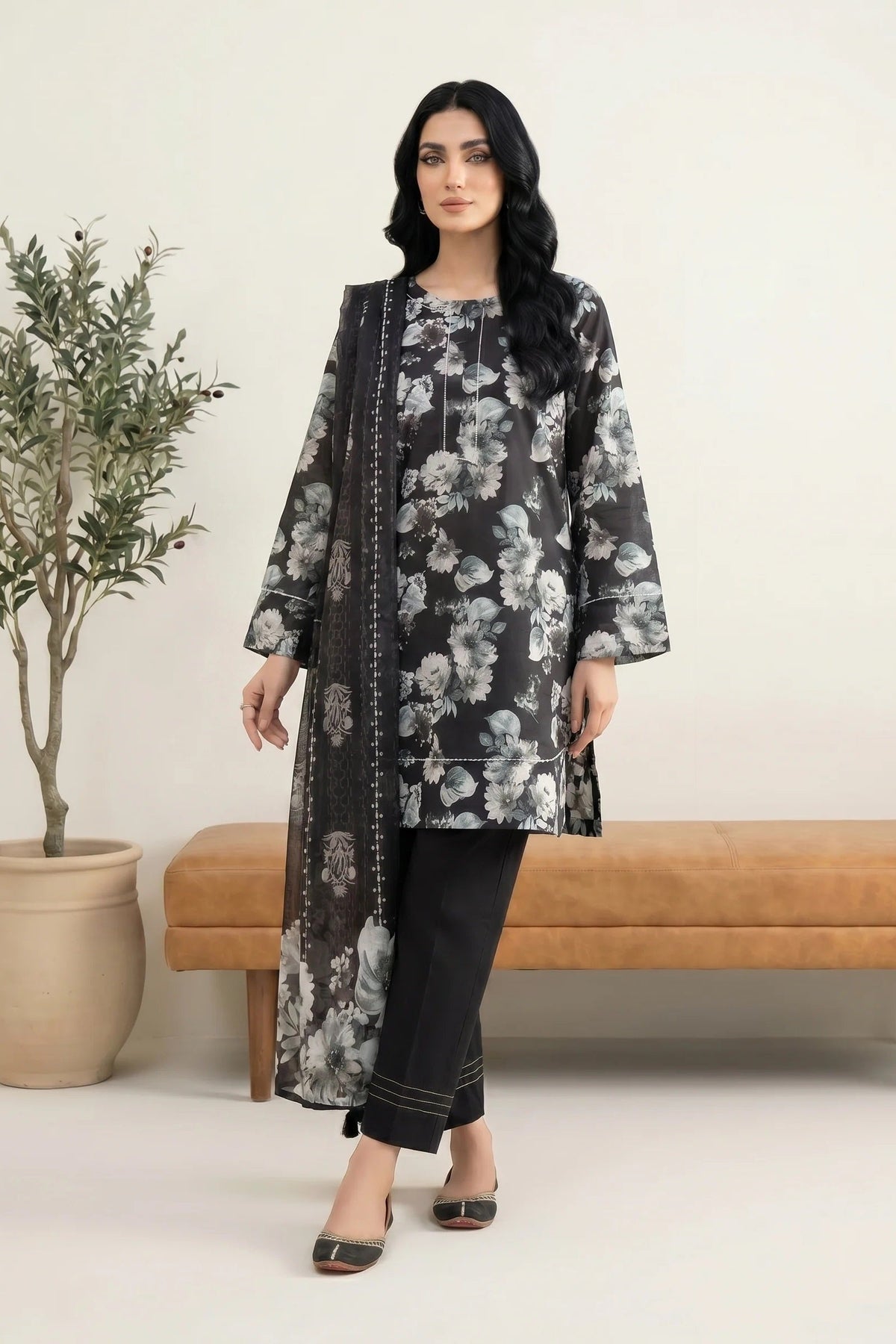 LSM Monochrome Lawn LG-0479 by Lakhany – Lakhany 3-piece unstitched suit