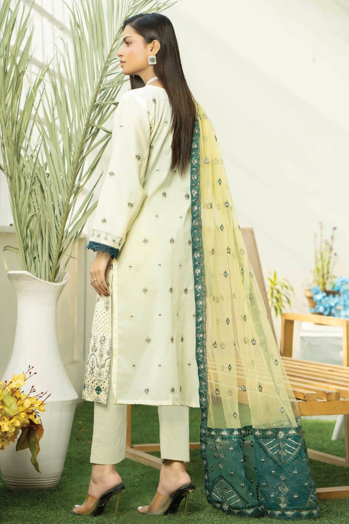 Aghaz-e-Mehar Lawn By Bin Rashid D-04, photo 2