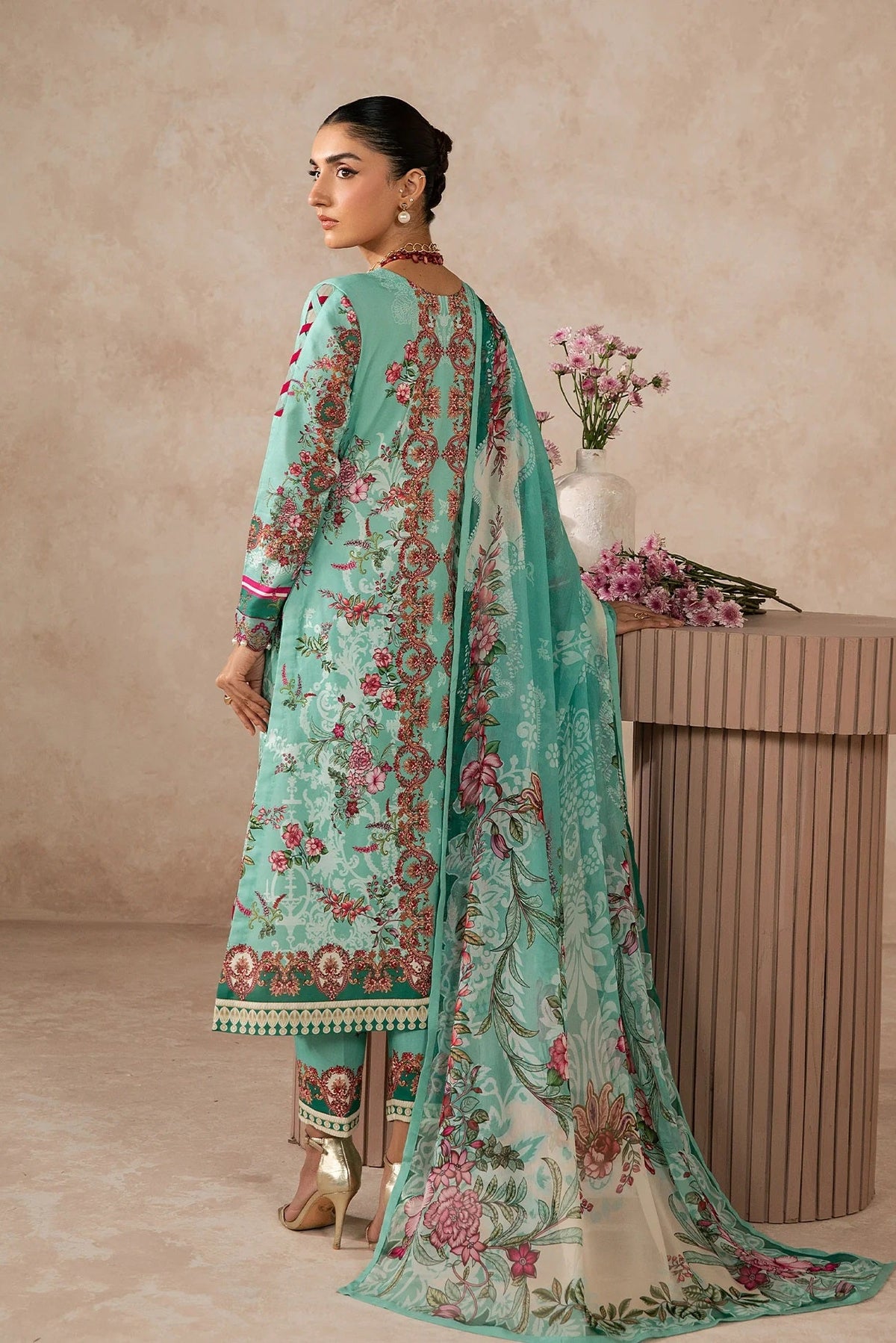 Gulaal Lawn D-04 (Vaila), photo 2
