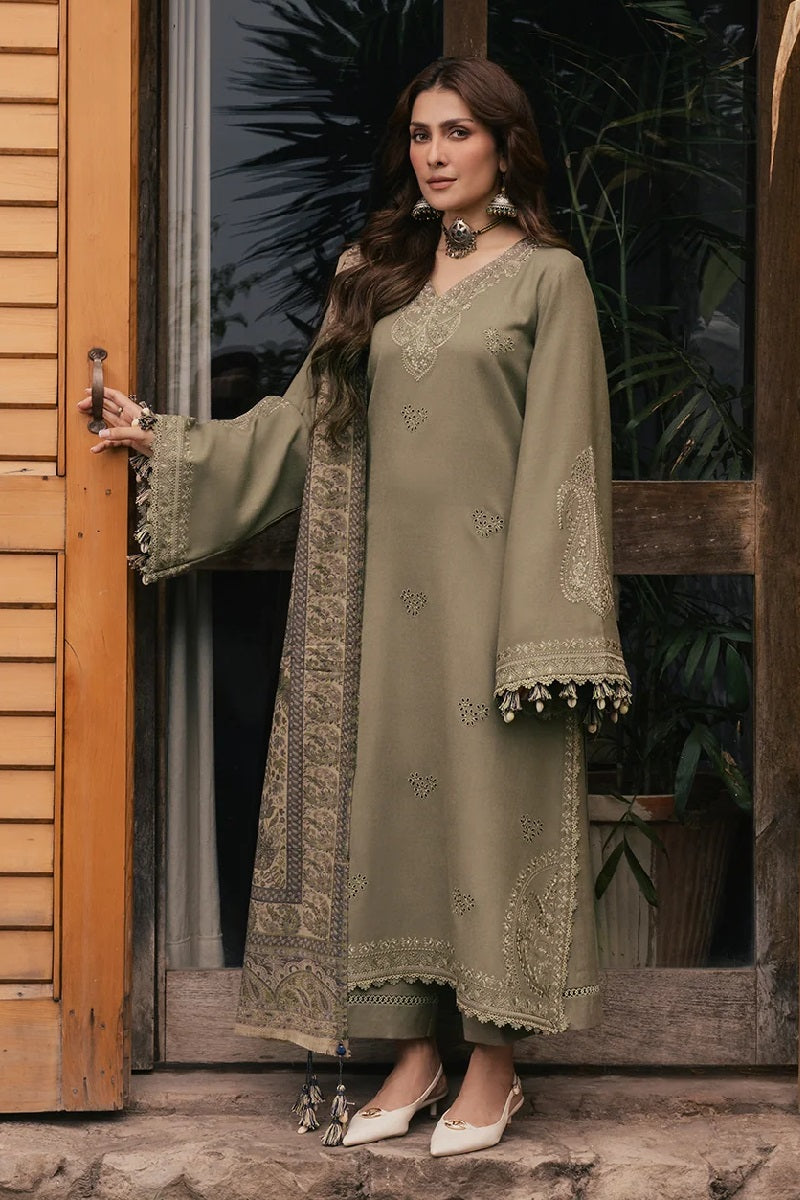 Musafir Winter By Izel MWC-3121 (Rukh) – Izel 3-piece unstitched suit