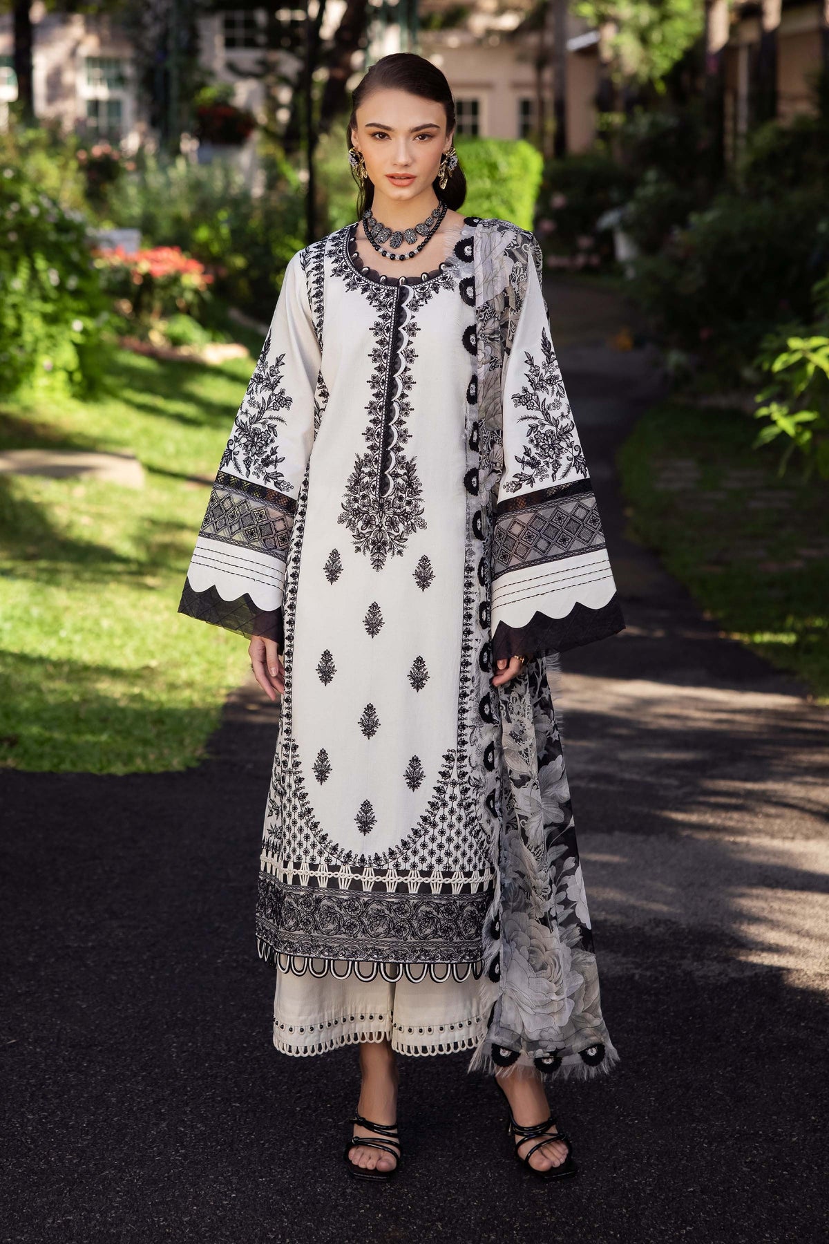 Jade Le Premier Lawn 20752 – Jade 3-piece unstitched suit