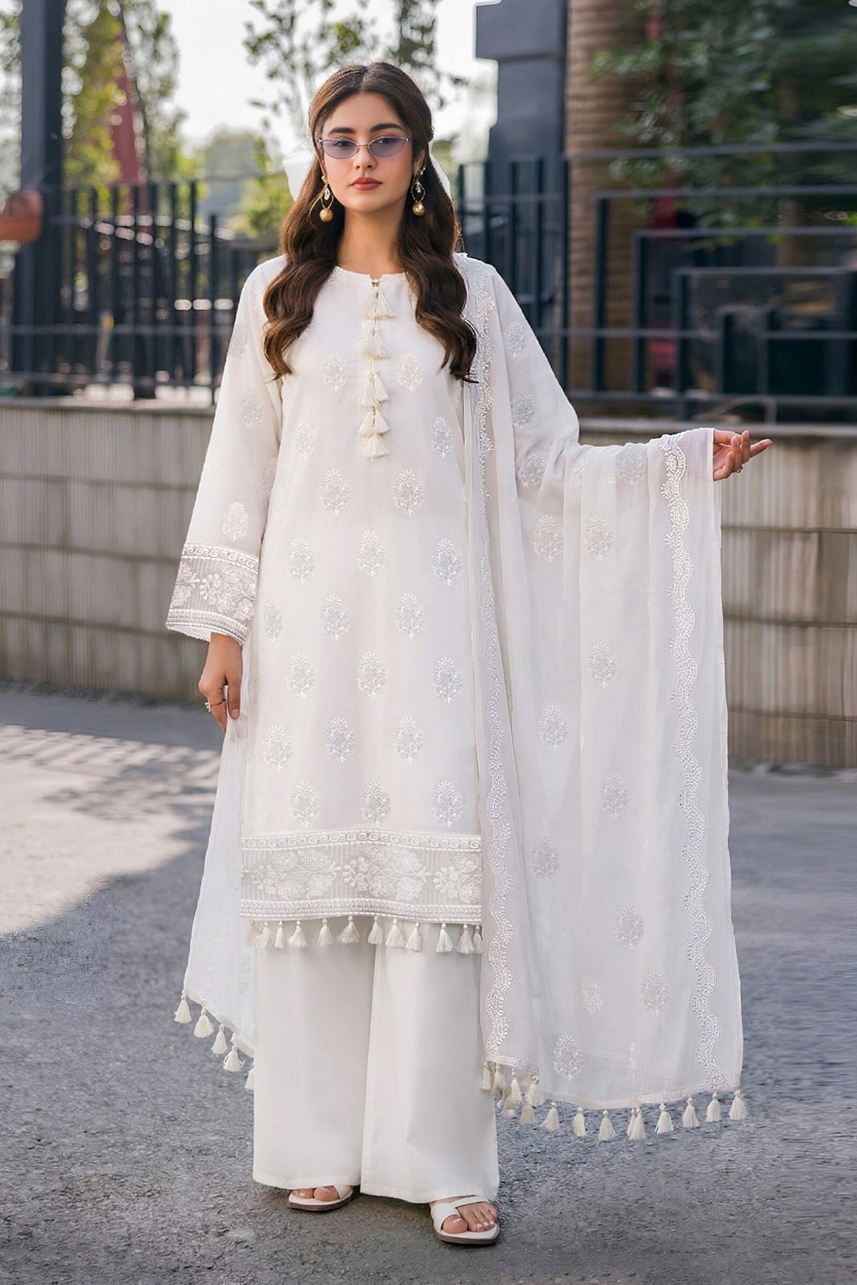 Abisha Ethnic Lawn D-04 by Abisha Fabrics – Abisha Fabrics 3-piece unstitched suit