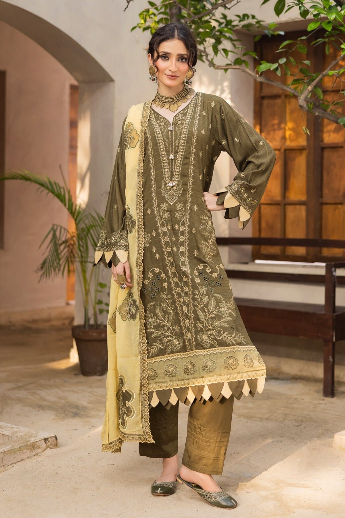 Aalaya Premium Viscose D-06 – Aalaya 3-piece unstitched suit