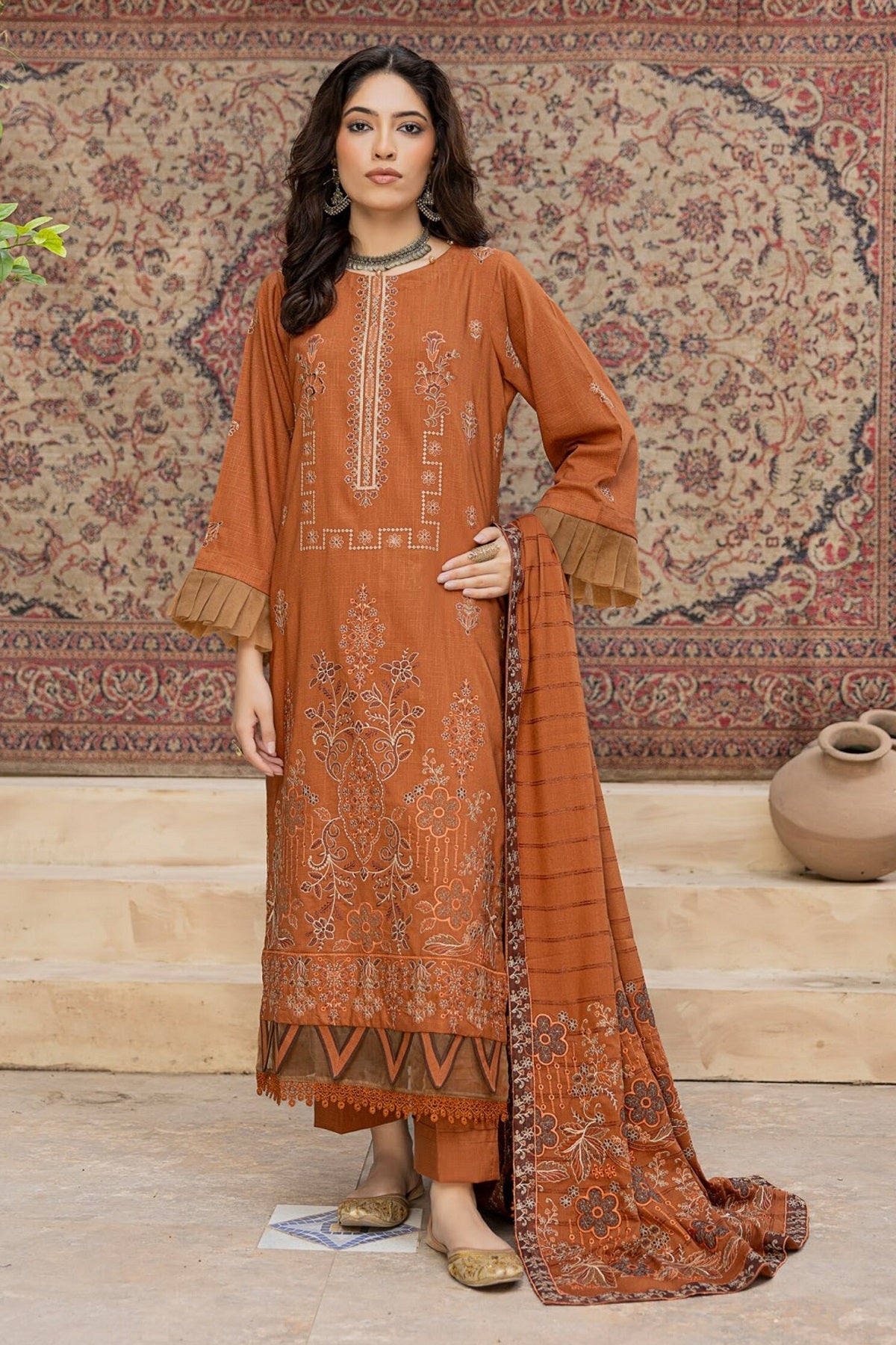 Alif Winter By Eman Arts AW-86 – Eman Arts 3-piece unstitched suit