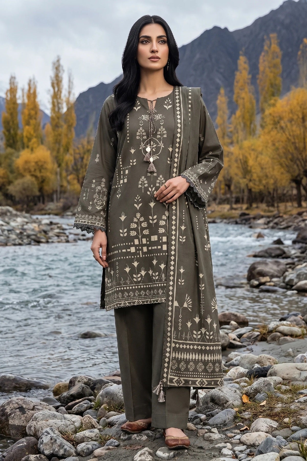 LSM Pashmina Print LG-0519B by Lakhany – Lakhany 3-piece unstitched suit