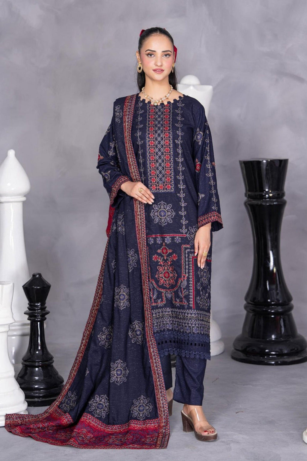 Alif Winter By Eman Arts AW-35 – Eman Arts 3-piece unstitched suit