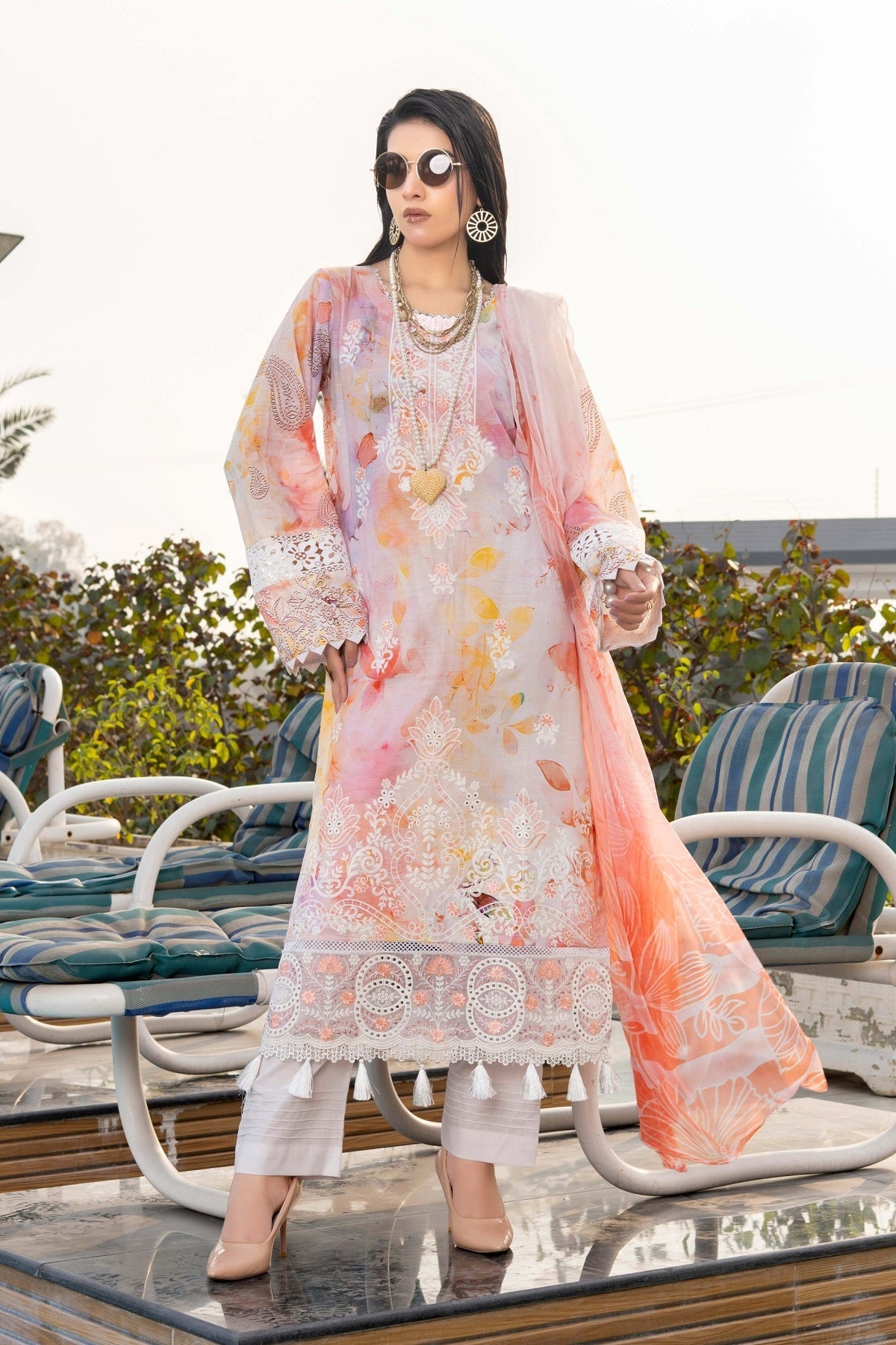 Aalaya Elaris Lawn D-05 – Aalaya 3-piece unstitched suit
