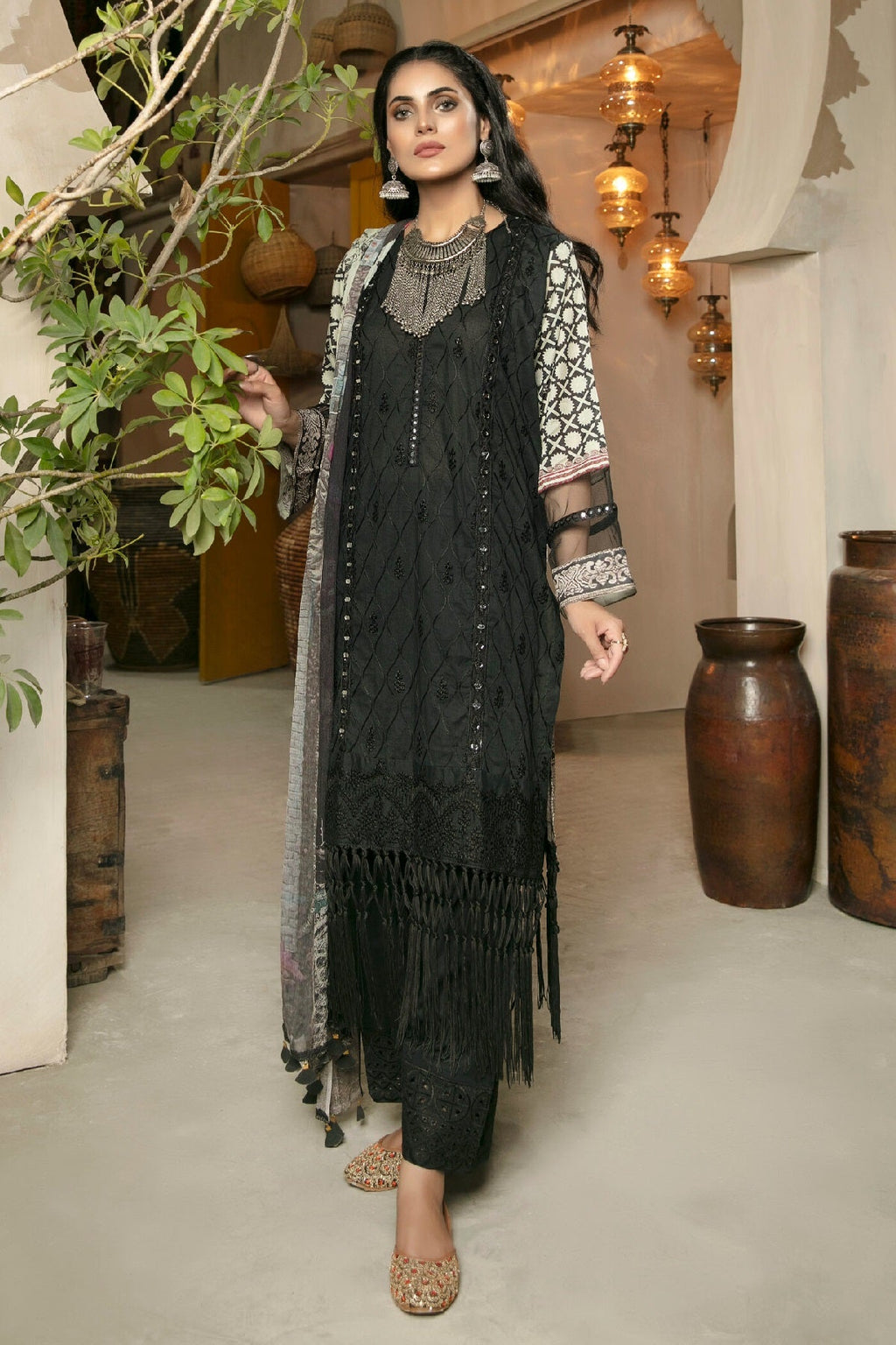 Gulmohar Lawn D-05 (Snowflake) – Gulmohar 3-piece unstitched suit