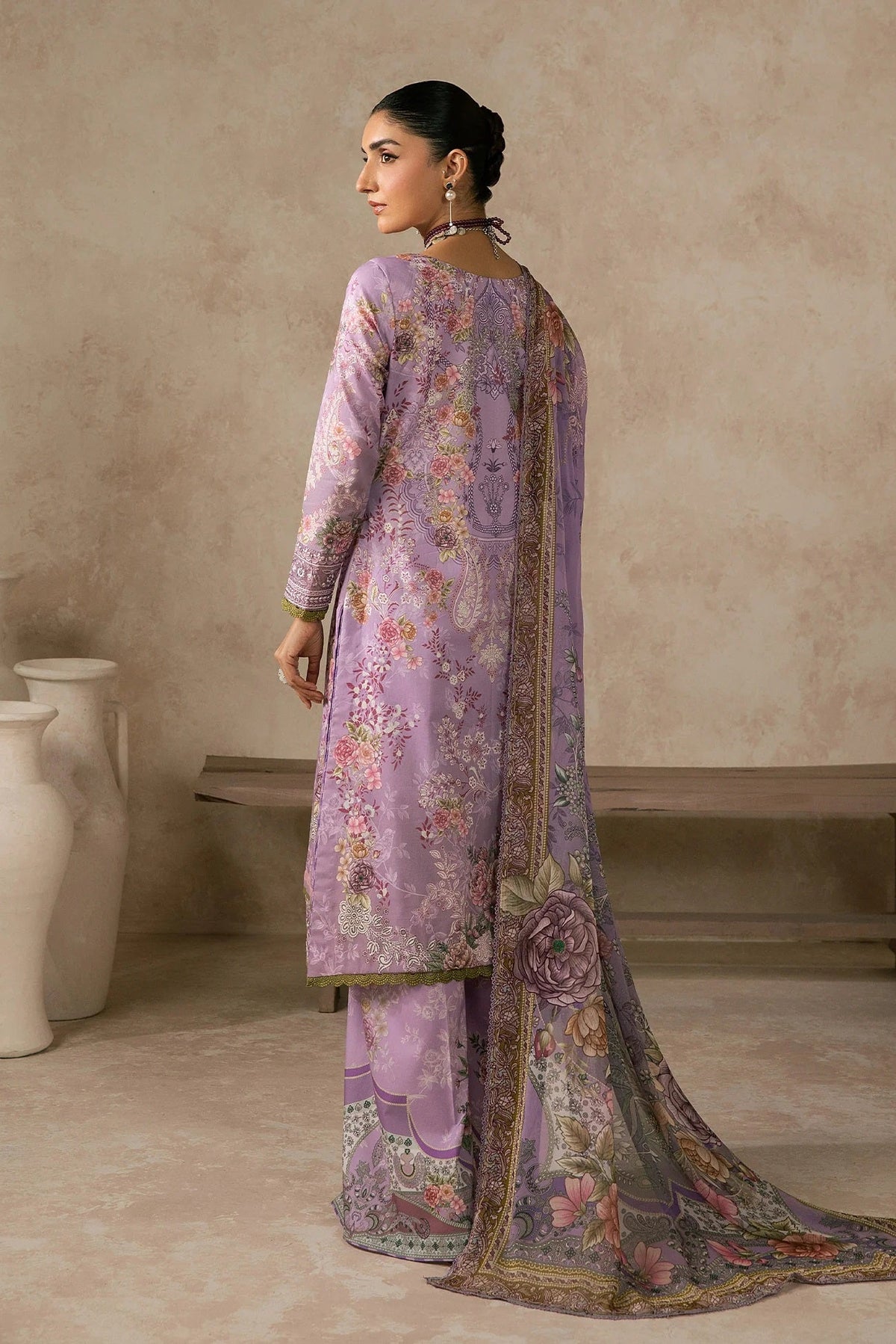Gulaal Lawn D-06 (Nerine), photo 2