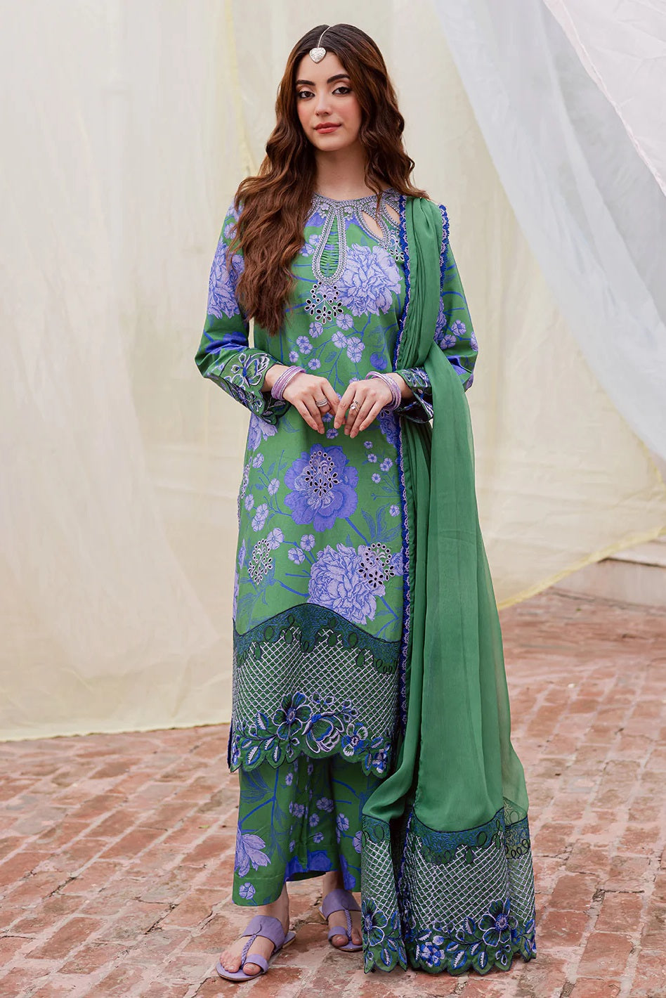 Gulzar Viscose By Mahnur G-06 – Mahnur 3-piece unstitched suit