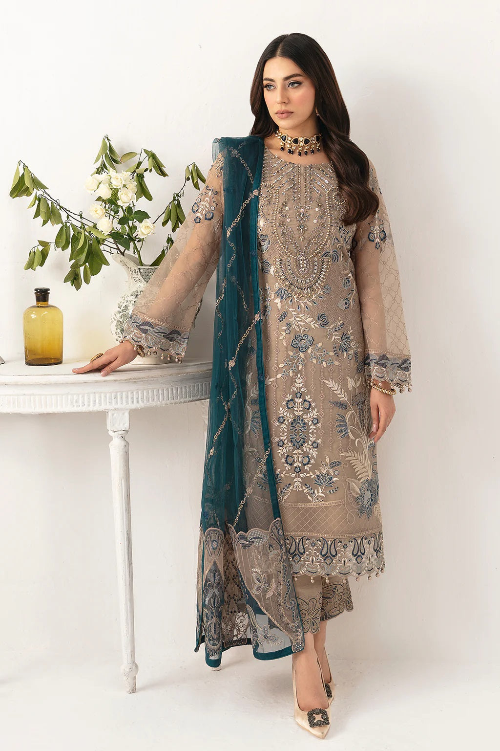 Ramsha Minhal Formal Wear M-1106 – Ramsha 3-piece unstitched suit