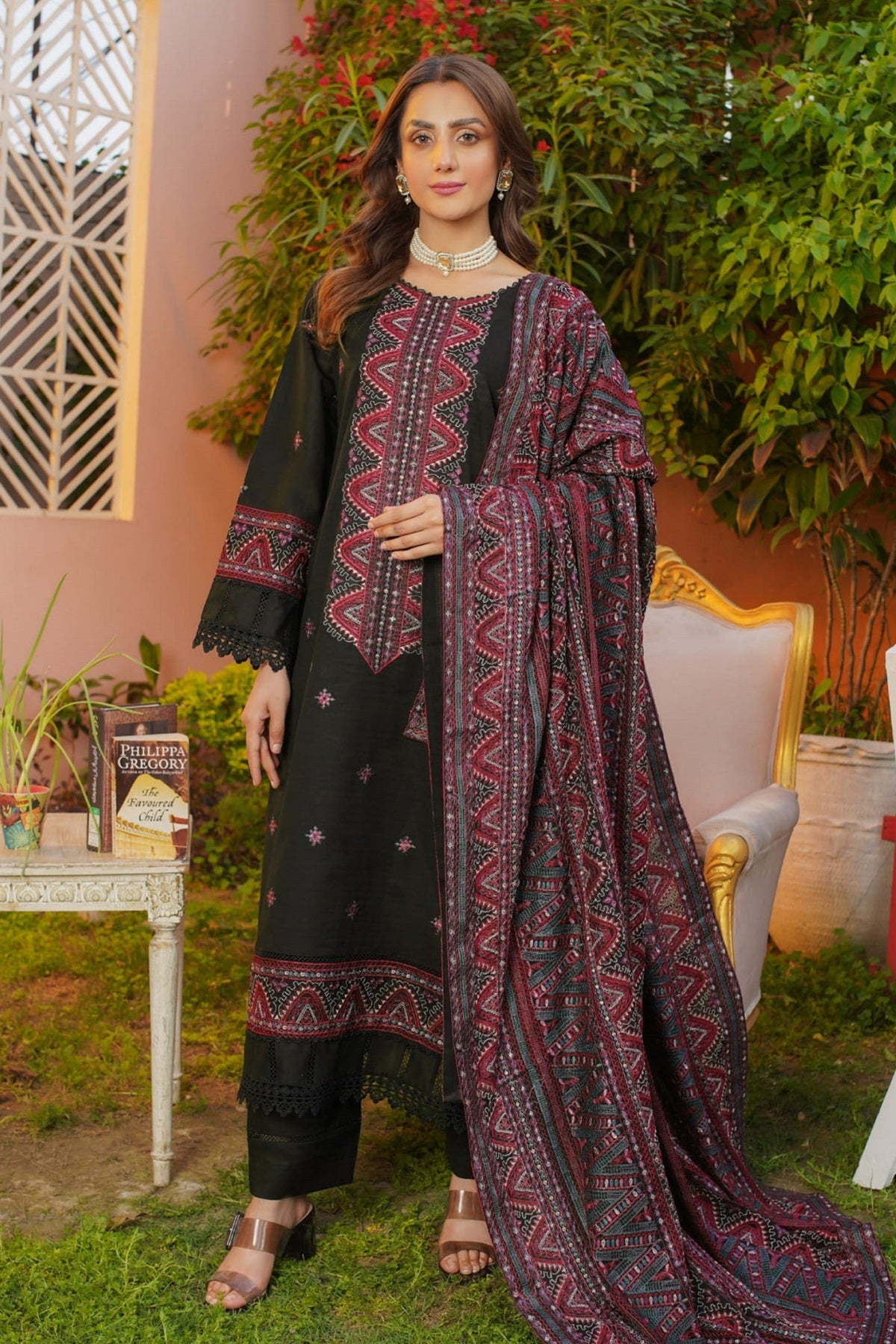 Manizay Dastan-e-Nisa Lawn D-06 – Manizay 3-piece unstitched suit