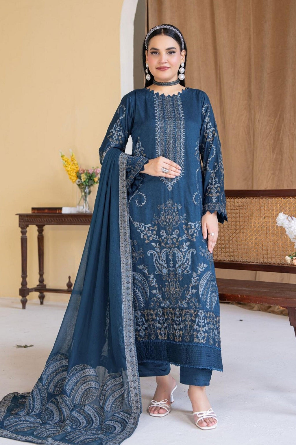 Alif Viscose By Eman Arts AW-06 – Eman Arts 3-piece unstitched suit