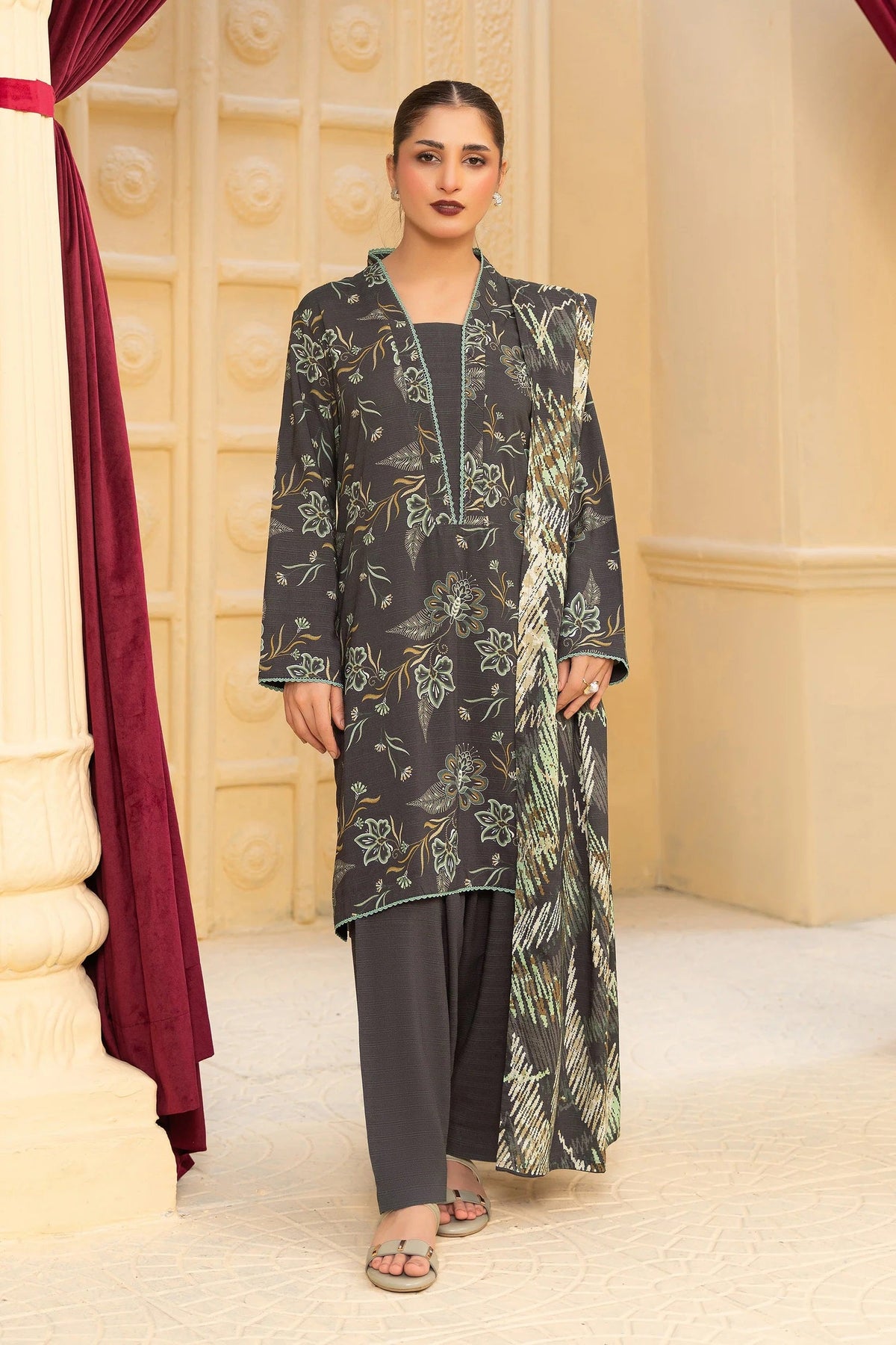 Safa Noor Nayab Linen SN-06 – Safa Noor 3-piece unstitched suit