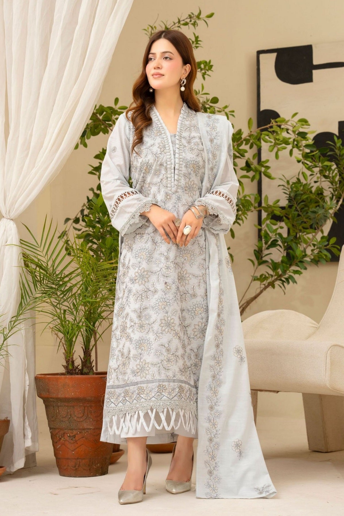 Aalaya Haya Lawn D-07 – Aalaya 3-piece unstitched suit