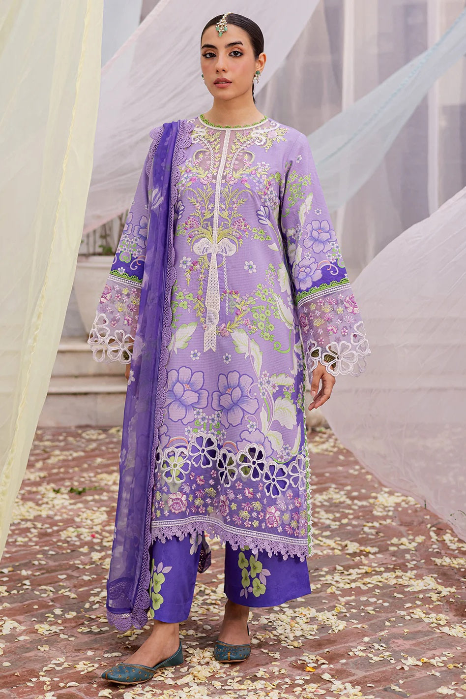 Gulzar Viscose By Mahnur G-07 – Mahnur 3-piece unstitched suit