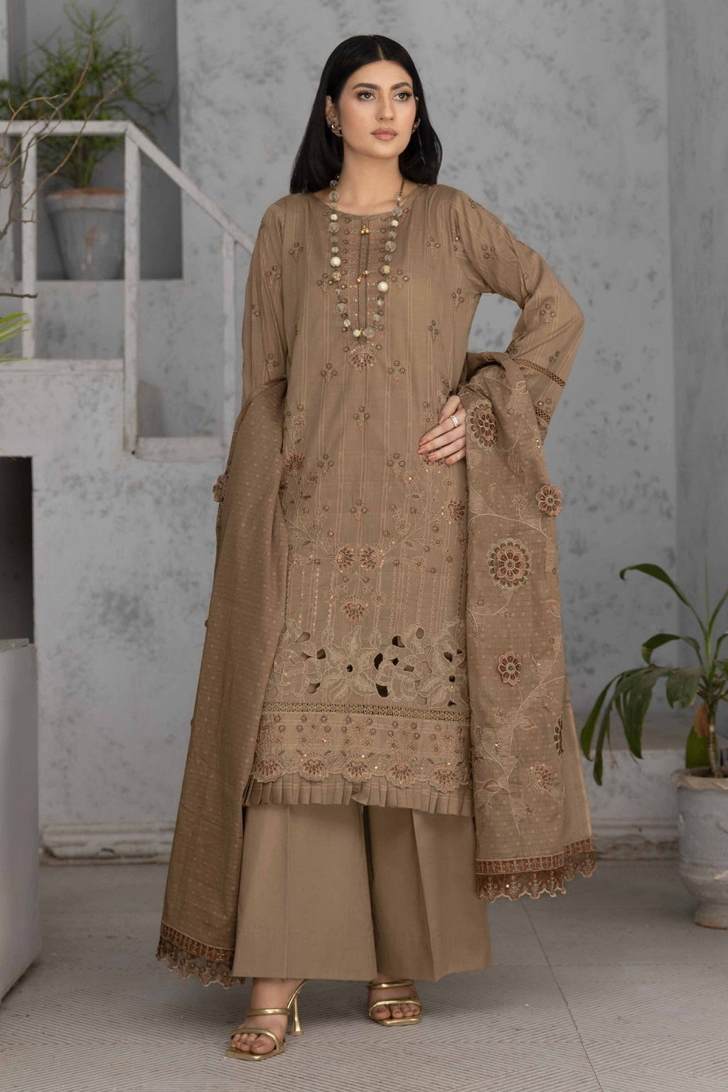 Alif Lawn By Eman Arts AL-130 – Eman Arts 3-piece unstitched suit