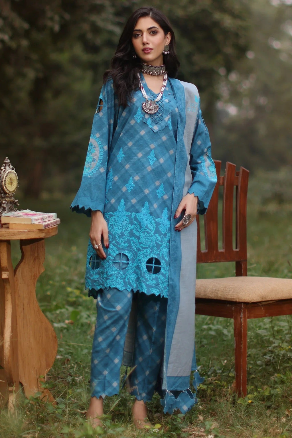 Charizma C Prints Khaddar CPW4-16 – Charizma 3-piece unstitched suit