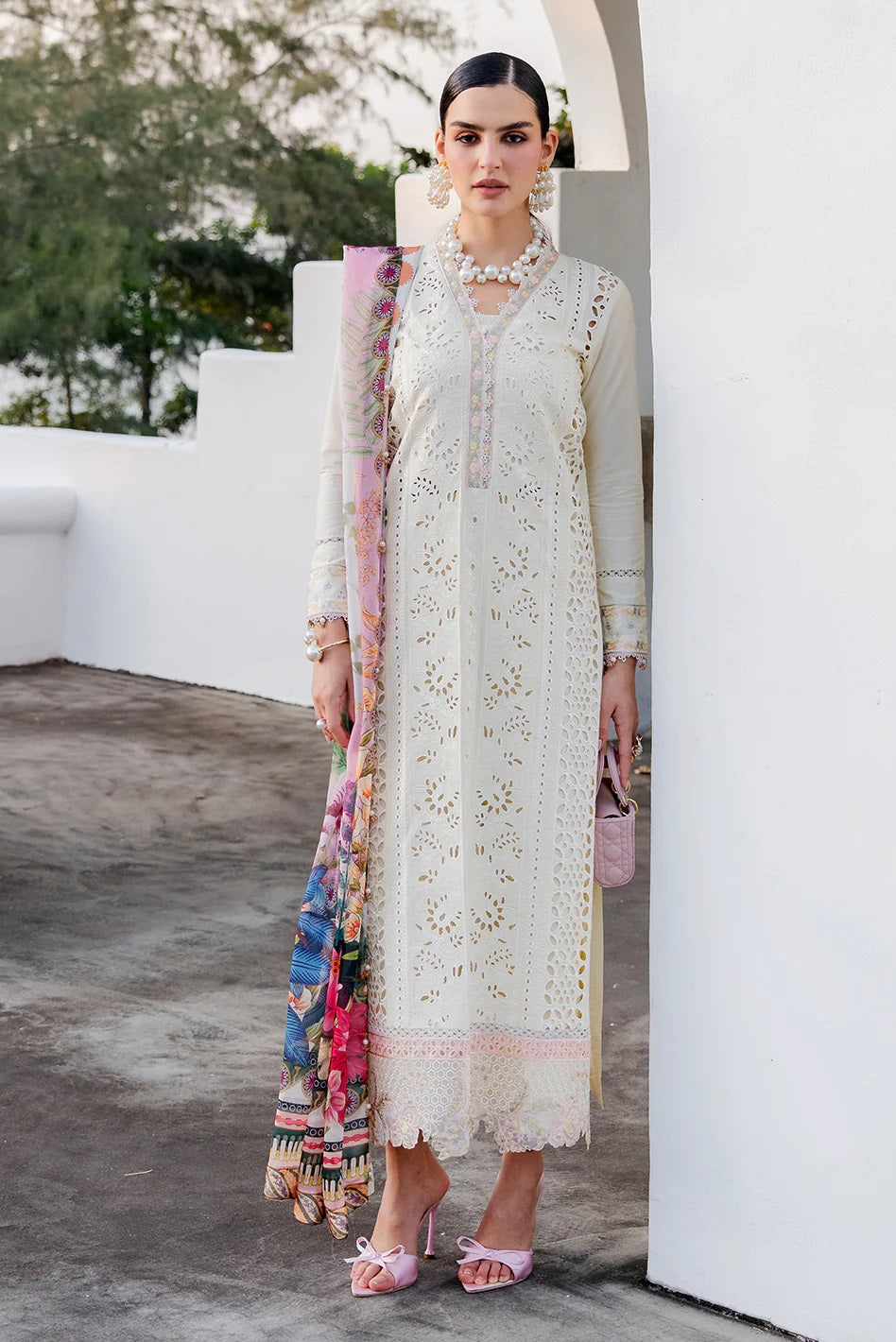 Dareen Lawn By Izel DLL-3048 (Mehmal) – Izel 3-piece unstitched suit