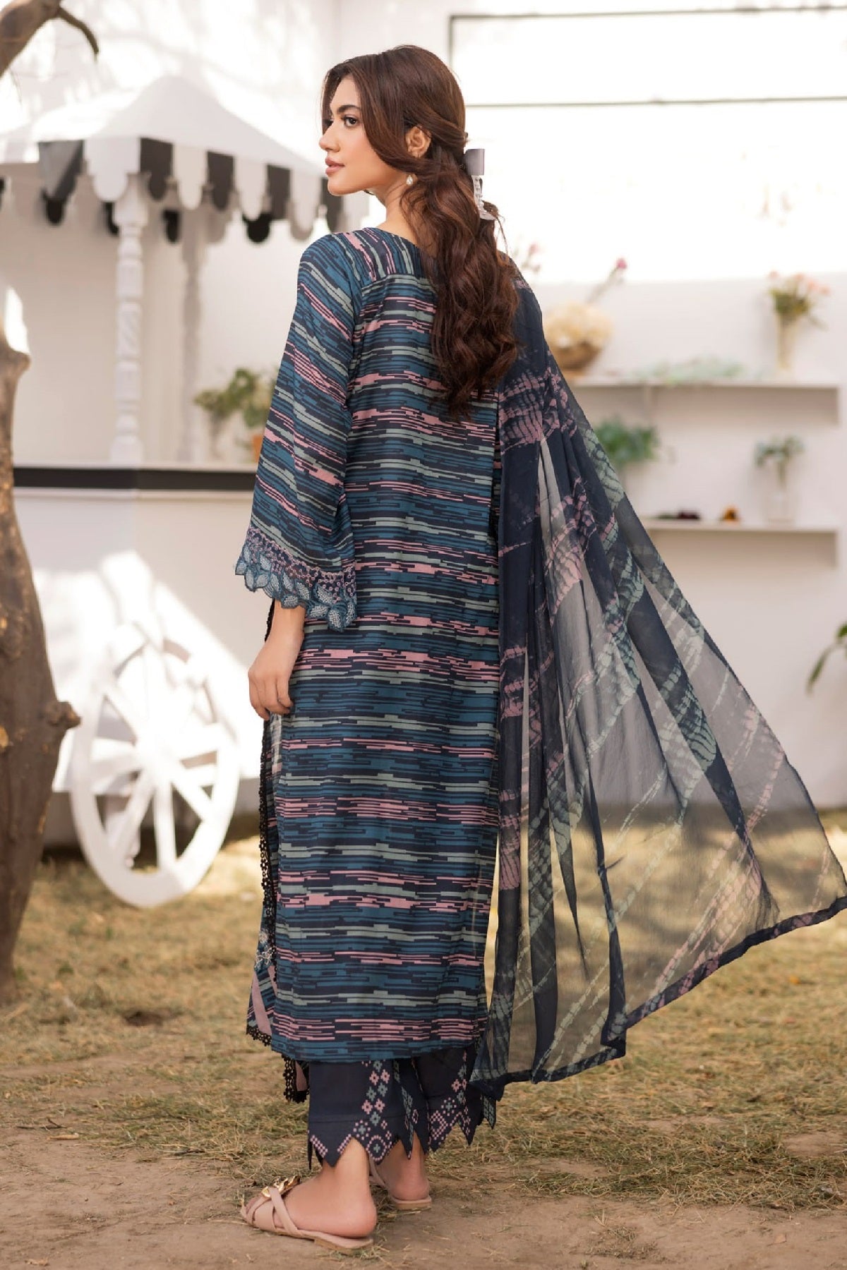 Siran Lawn By Sanam Saeed D-10 by Puri Fabrics, photo 2