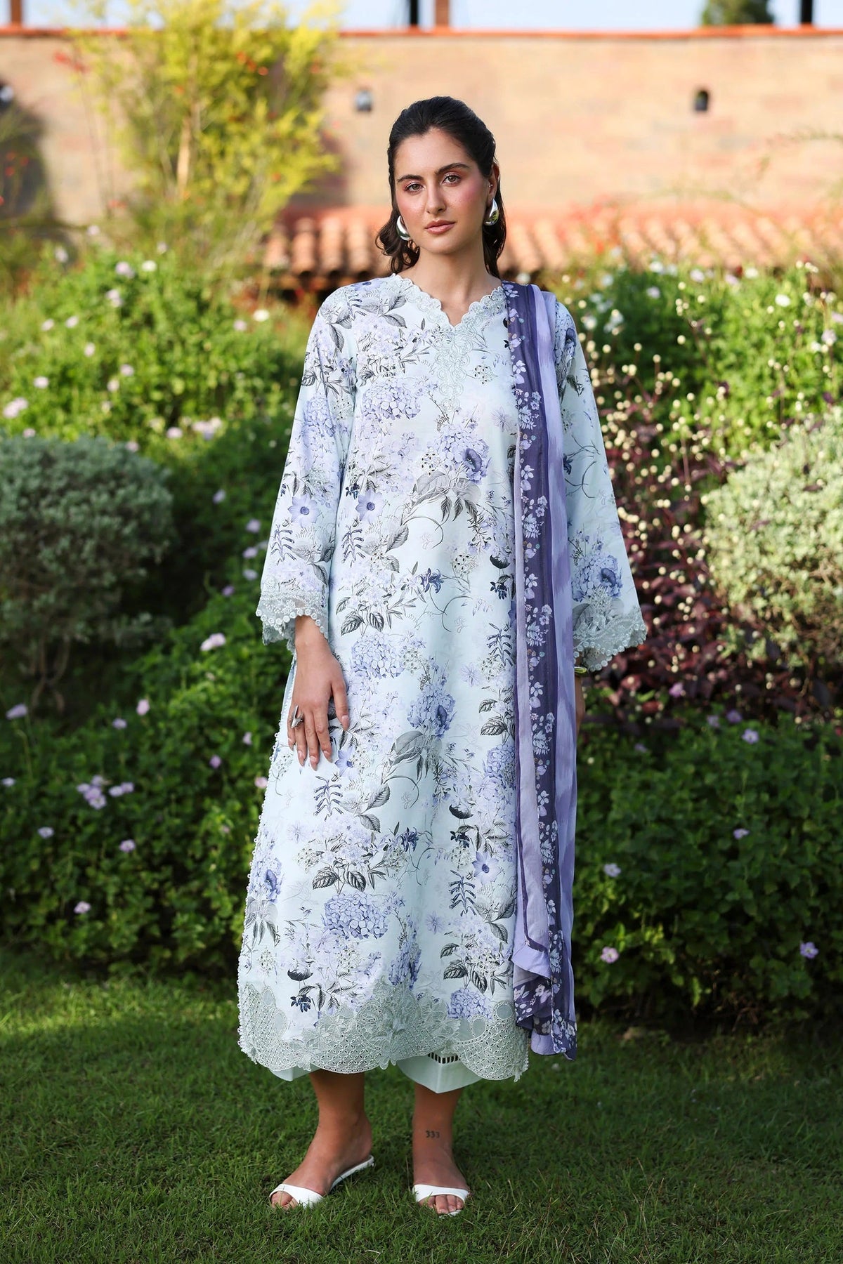 Raaya Printkaari Lawn D-10 (Velora) – Raaya 3-piece unstitched suit