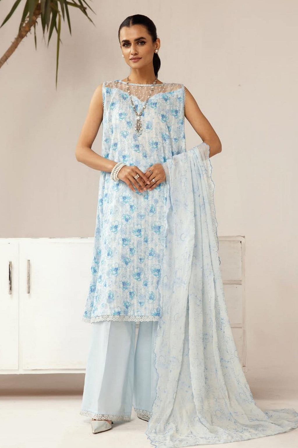 Rang Brang Lawn By NUR RN-11 – Nur 3-piece unstitched suit
