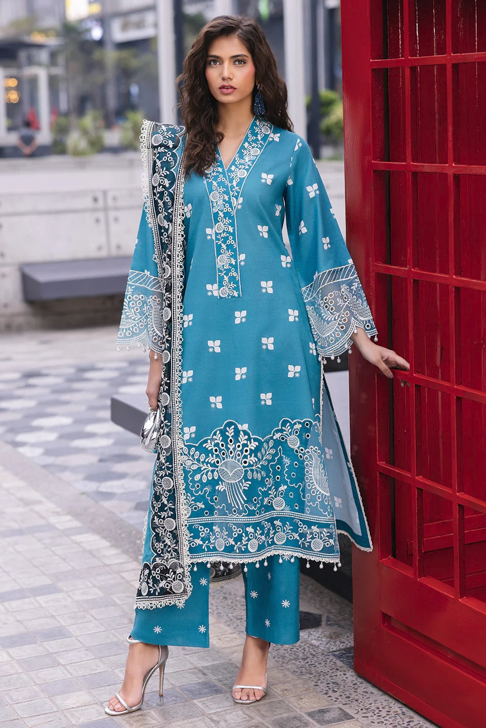 Broadway Lawn By Mahnur D-12 – Mahnur 3-piece unstitched suit