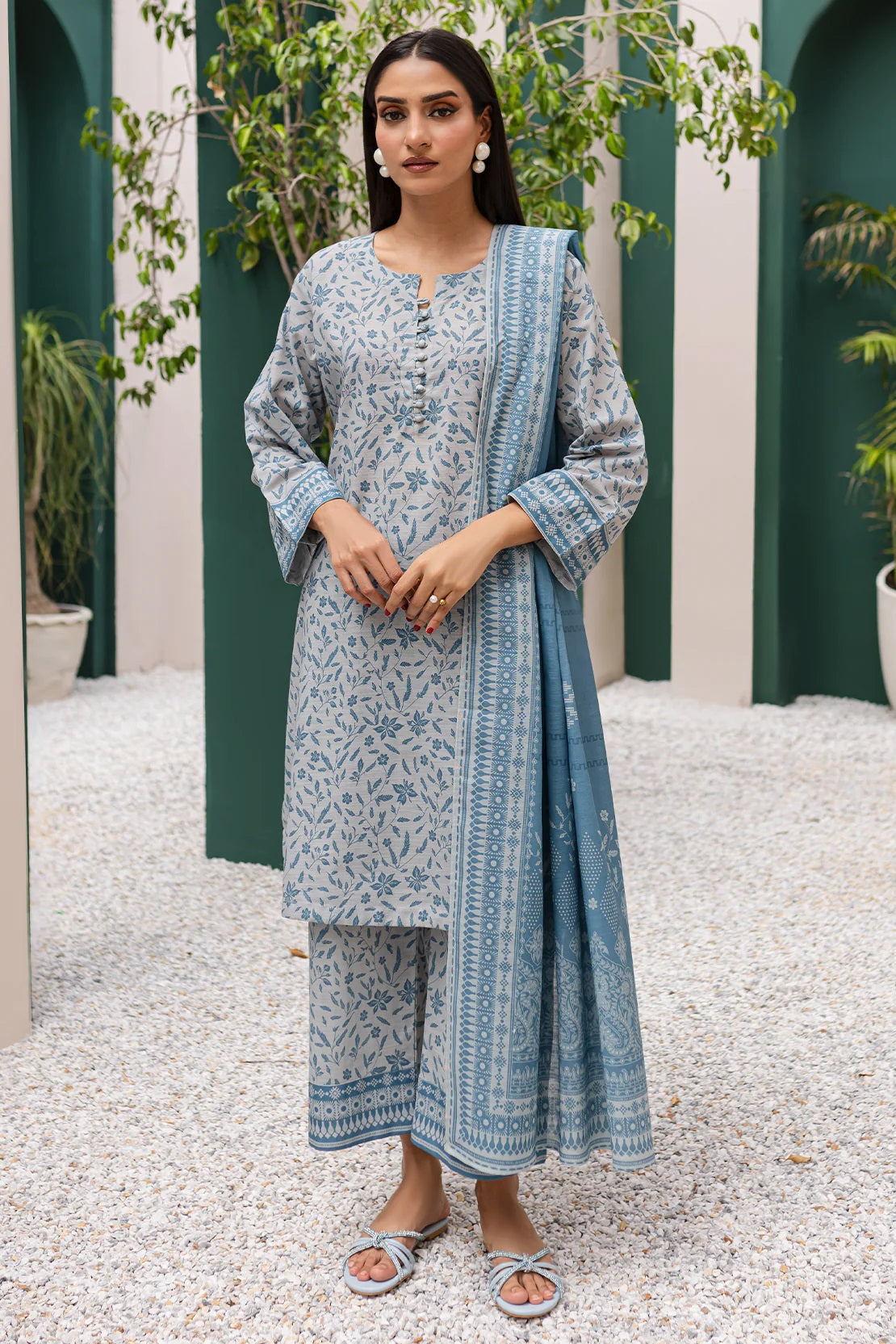 Arna Print Khaddar By RTI D-9313 by Rashid Textile – Rashid Textile 3-piece unstitched suit