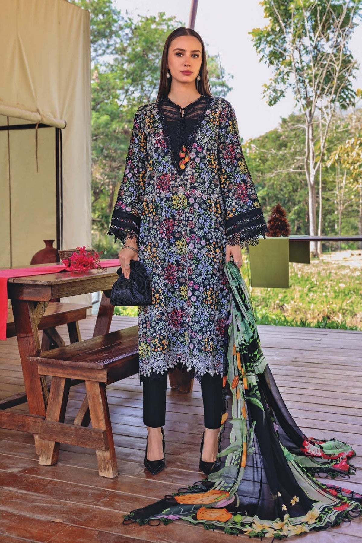 Maria B Mprints Lawn D-14B – Maria B 3-piece unstitched suit