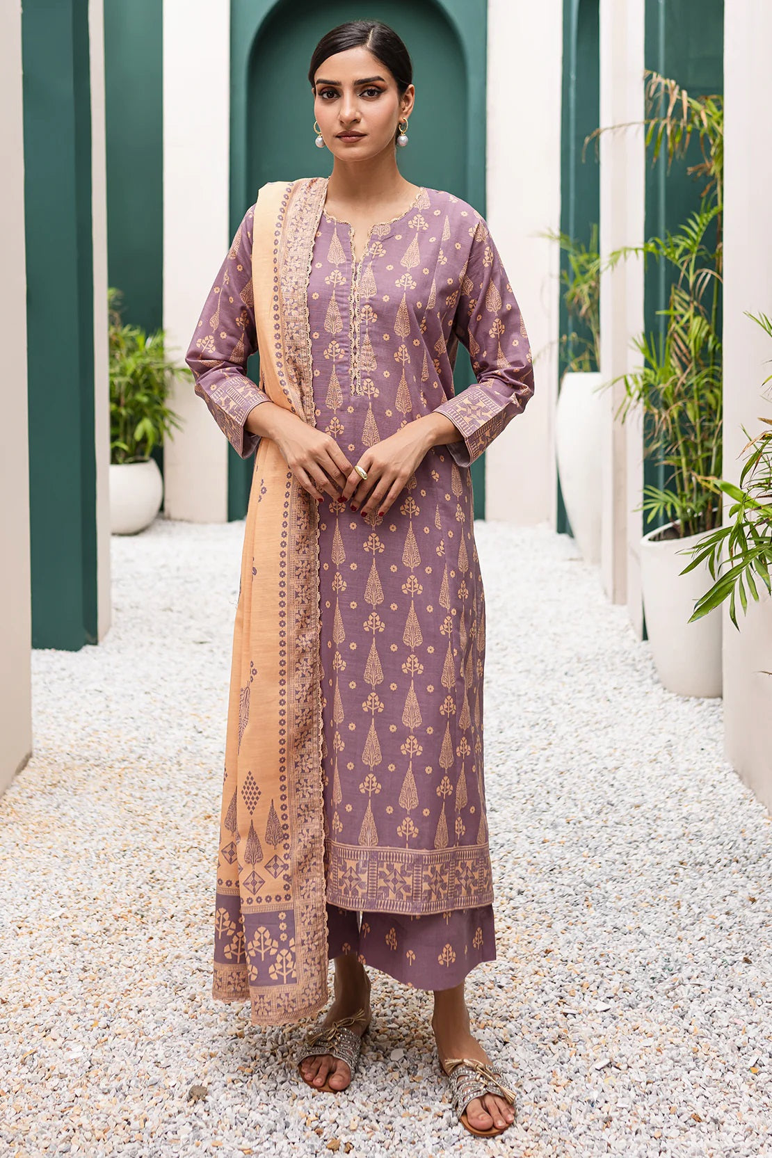 Arna Print Khaddar By RTI D-9314 by Rashid Textile – Rashid Textile 3-piece unstitched suit