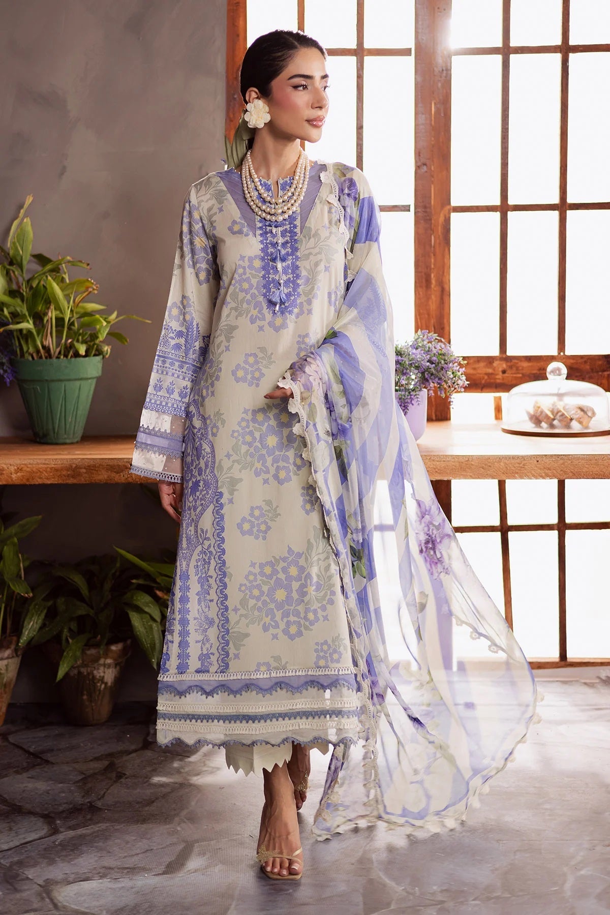 Nureh Signature Lawn Print SP-159 – Nureh 3-piece unstitched suit