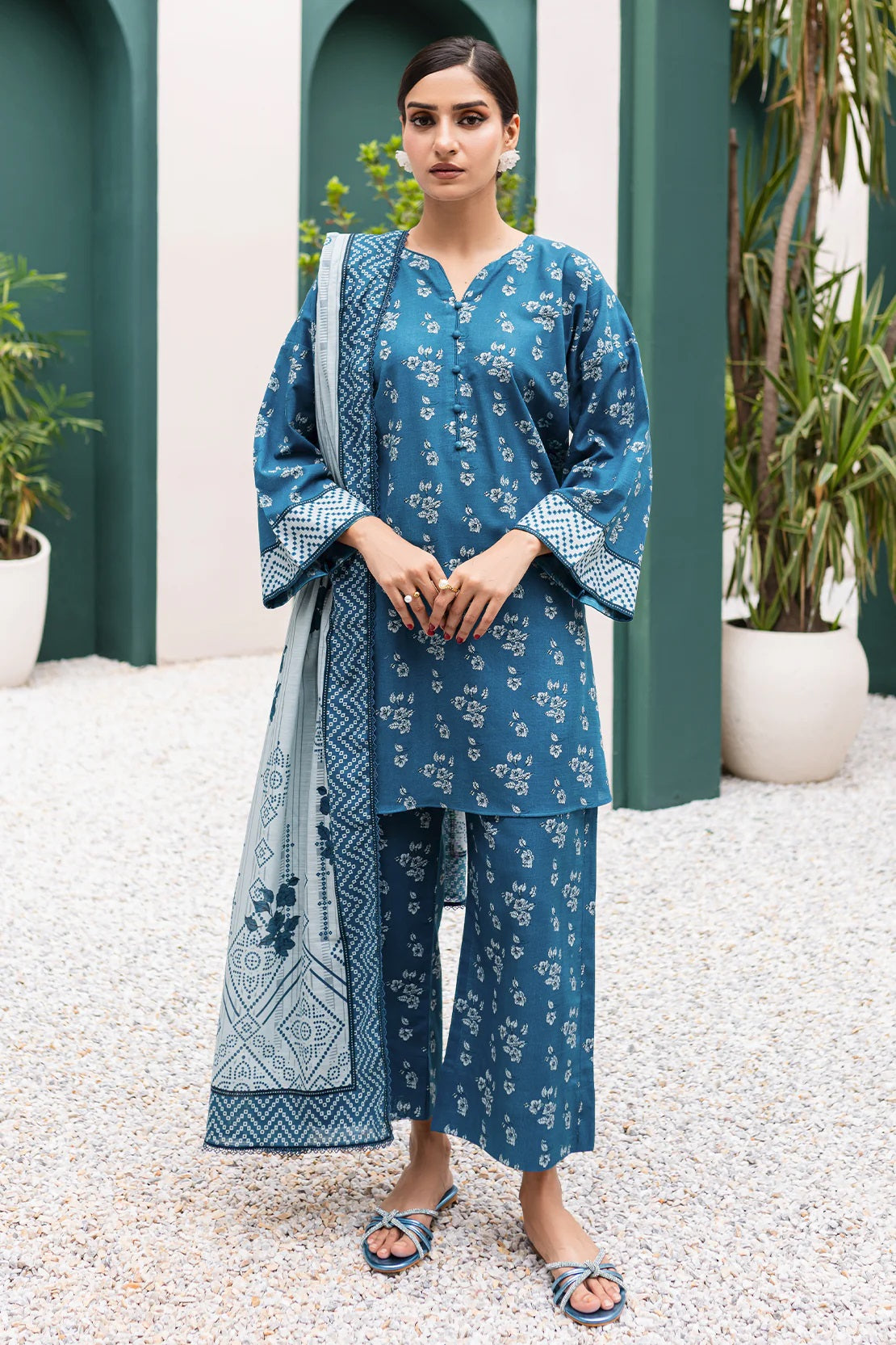 Arna Print Khaddar By RTI D-9315 by Rashid Textile – Rashid Textile 3-piece unstitched suit