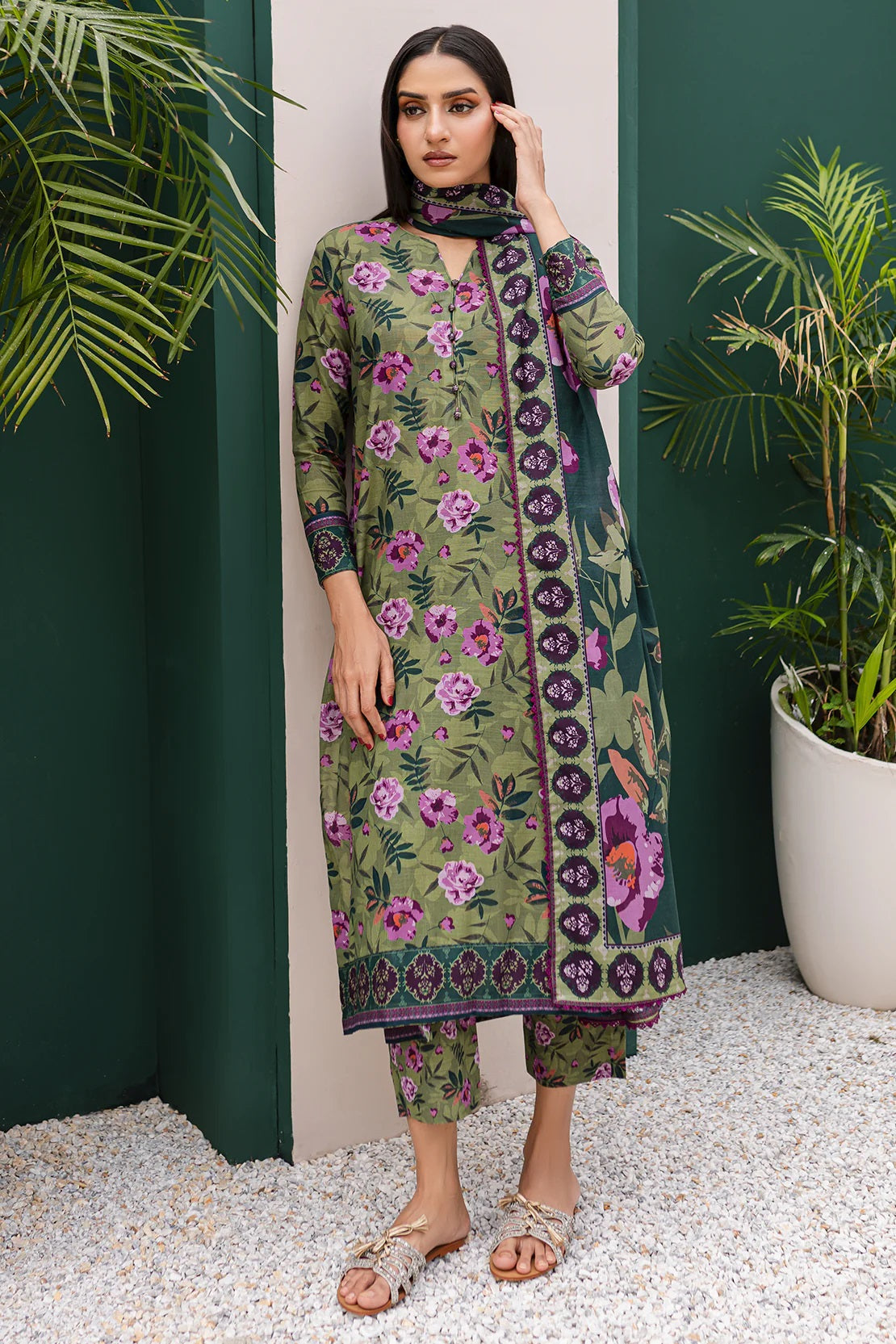 Arna Print Khaddar By RTI D-9317 by Rashid Textile – Rashid Textile 3-piece unstitched suit